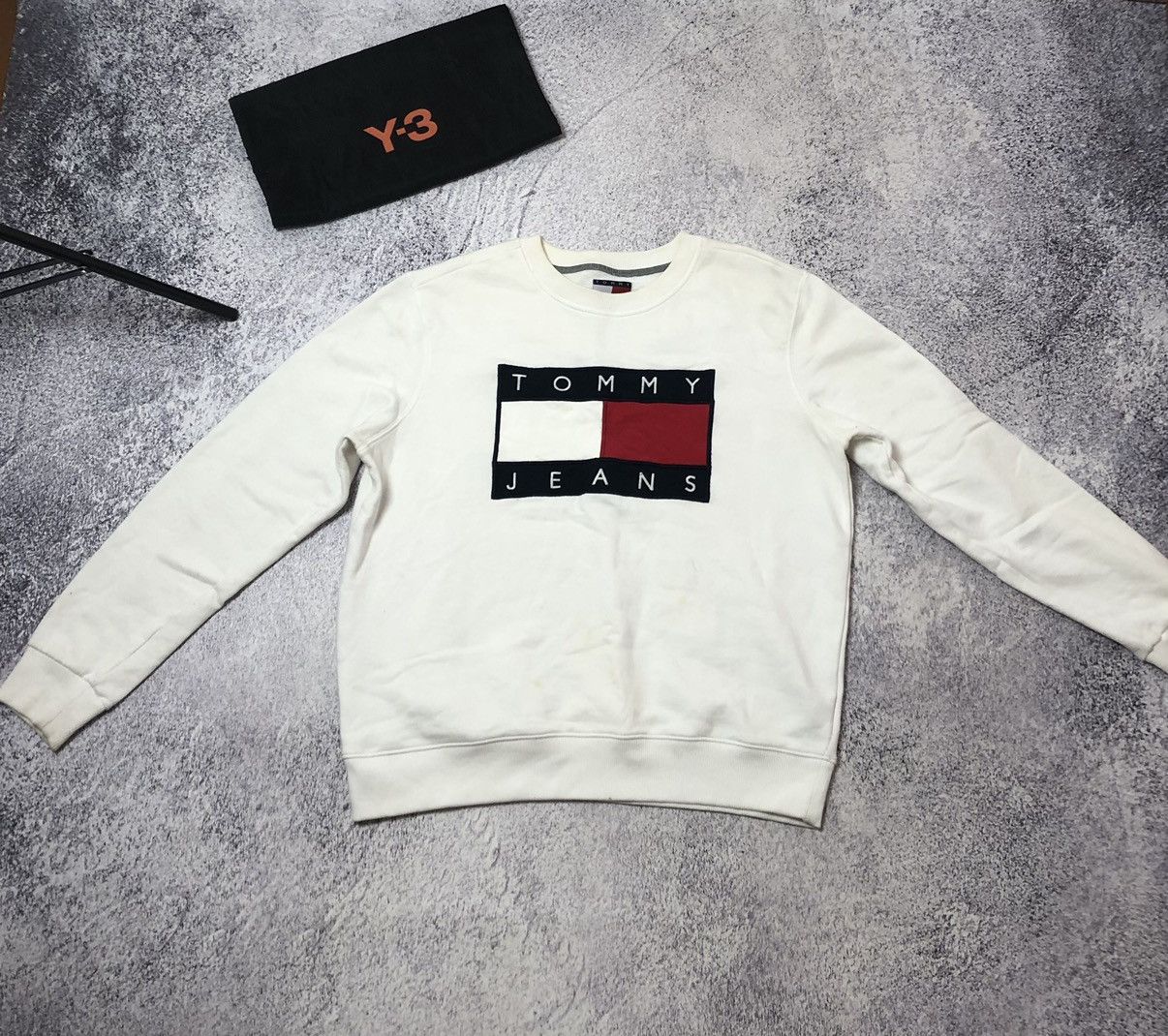 Tommy Hilfiger × Vintage Hoodie Tommy Hilfiger size Xl vintage big logo Size US XL / EU 56 / 4 - 1 Thumbnail