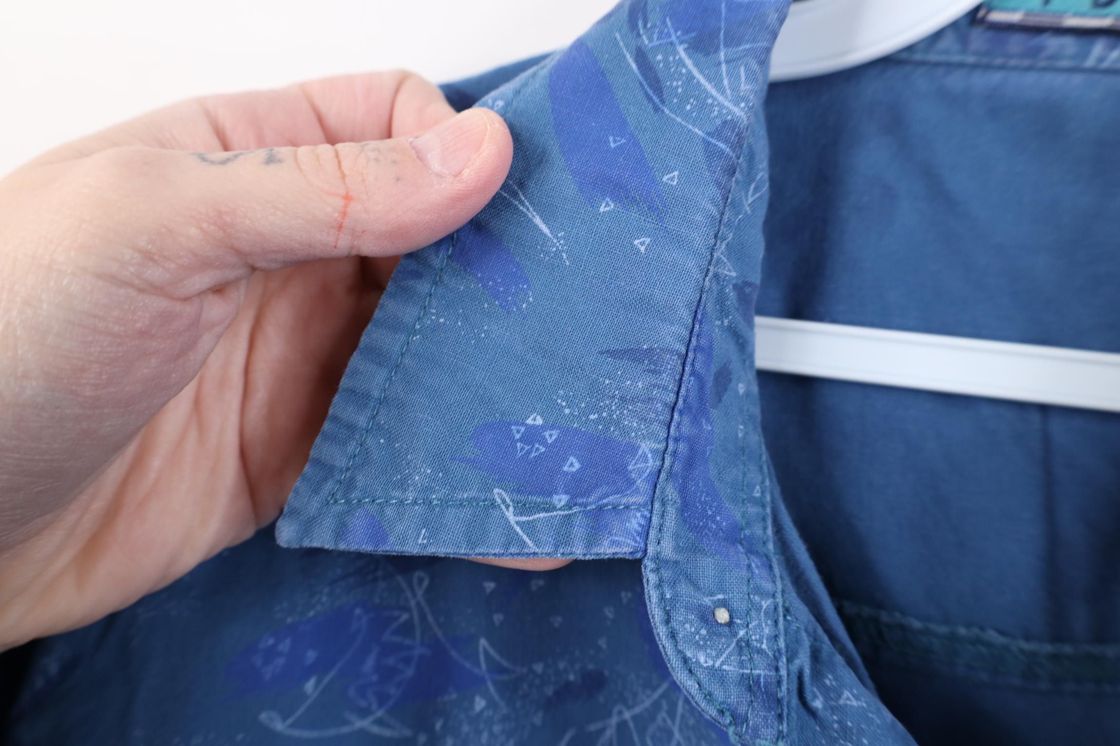 Vintage Vintage 90s Streetwear Abstract Surf Beach Button Shirt Blue Size US L / EU 52-54 / 3 - 6 Thumbnail