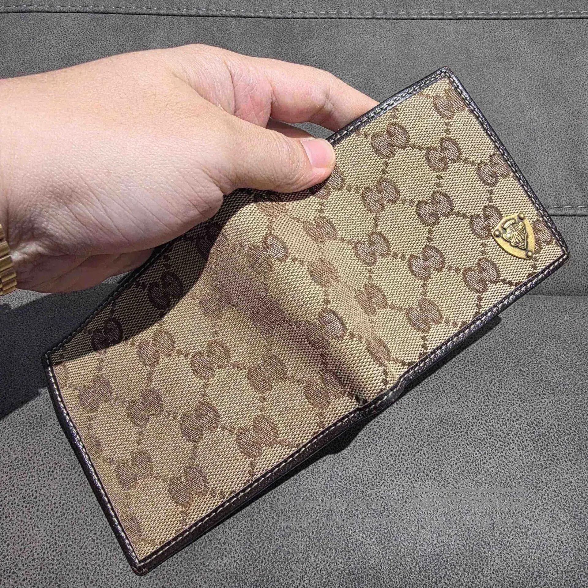 Gucci Guicci Emblem brand logo, snap closure, coated canvas wall Size ONE SIZE - 3 Thumbnail