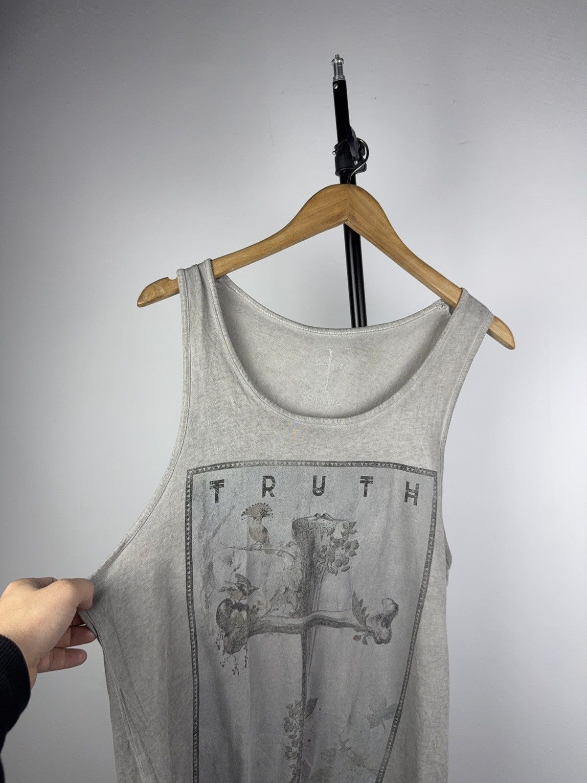 Japanese Brand Vintage Y2K Anat Garde Truth Cross Bones faded tank top Size US S / EU 44-46 / 1 - 3 Thumbnail