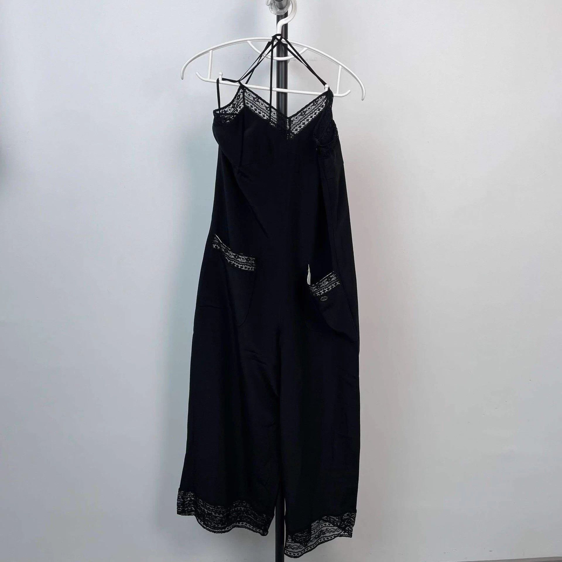 Chanel Chanel black jumpsuit 40 (IT) Size M / US 6-8 / IT 42-44 - 1 Thumbnail