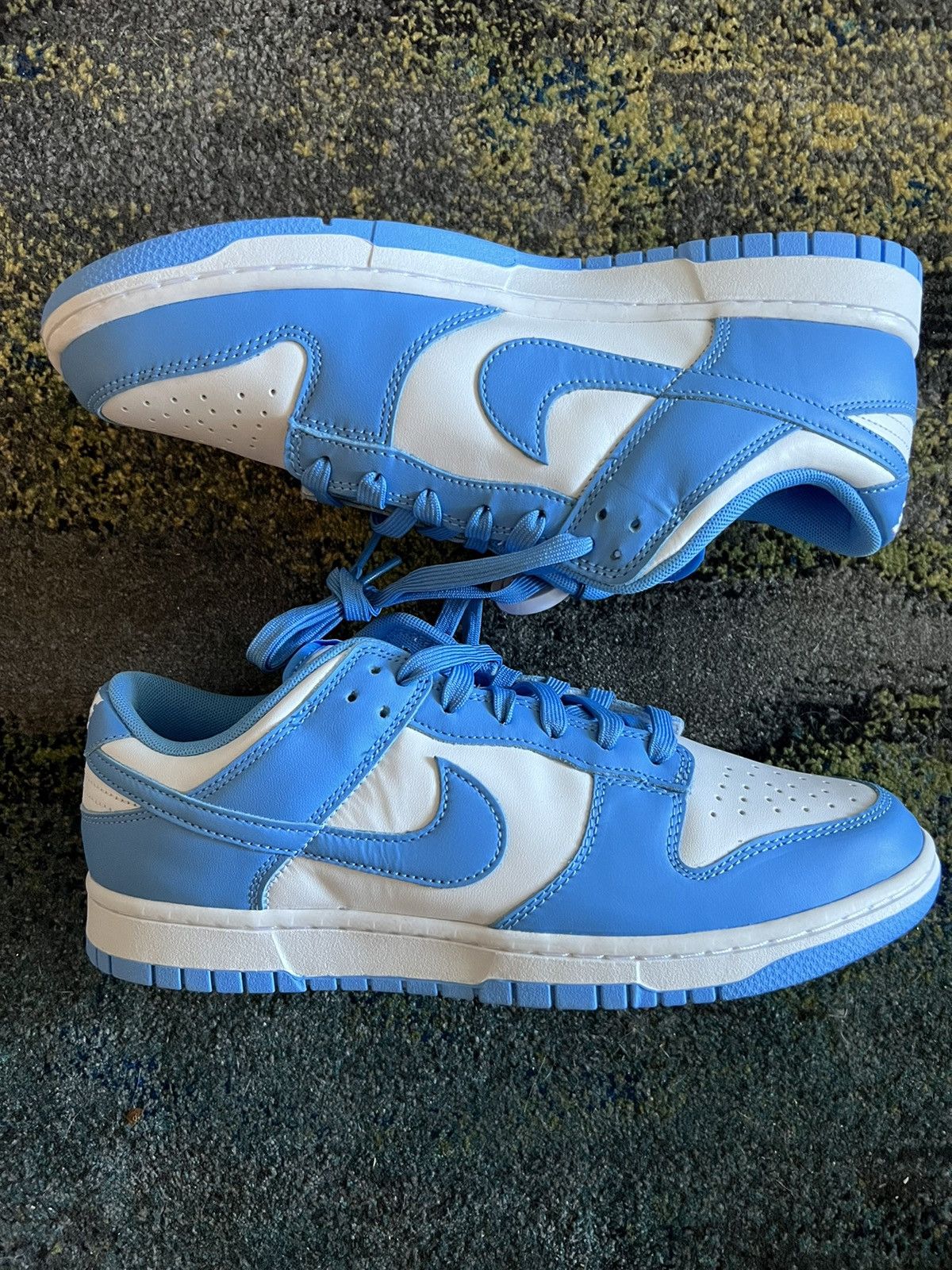 Nike Nike Dunk Low UNC Size US 10.5 / EU 43-44 - 2 Thumbnail