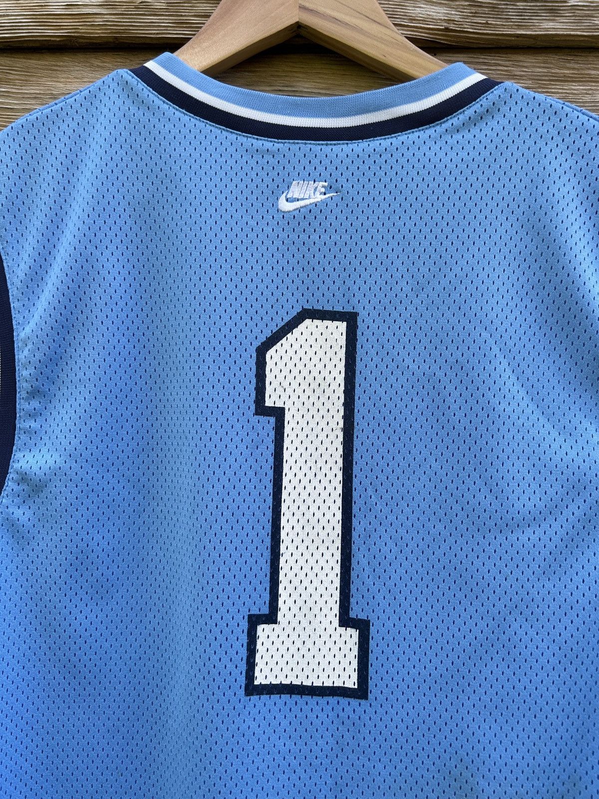 NBA Limited Edition #2302 of 3000 Nike Baller UNC Jersey Size US L / EU 52-54 / 3 - 5 Thumbnail