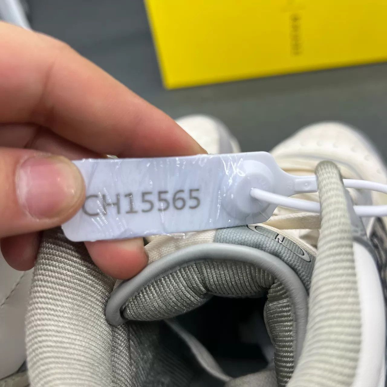 Dior Dior B27 Gray White Sneakers Size 41 Size US 8 / EU 41 - 9 Thumbnail