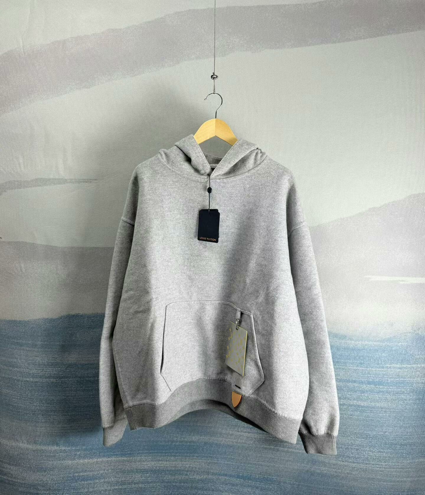 Louis Vuitton louis vuitton gray cashmere hoodie XXL Size US XXL / EU 58 / 5 - 1 Thumbnail