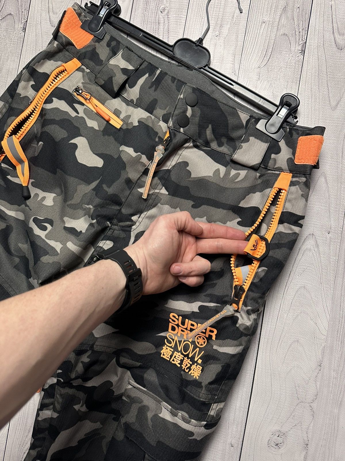 Superdry Superdry ski pants size M Camo logo rare Size US 32 / EU 48 - 5 Thumbnail