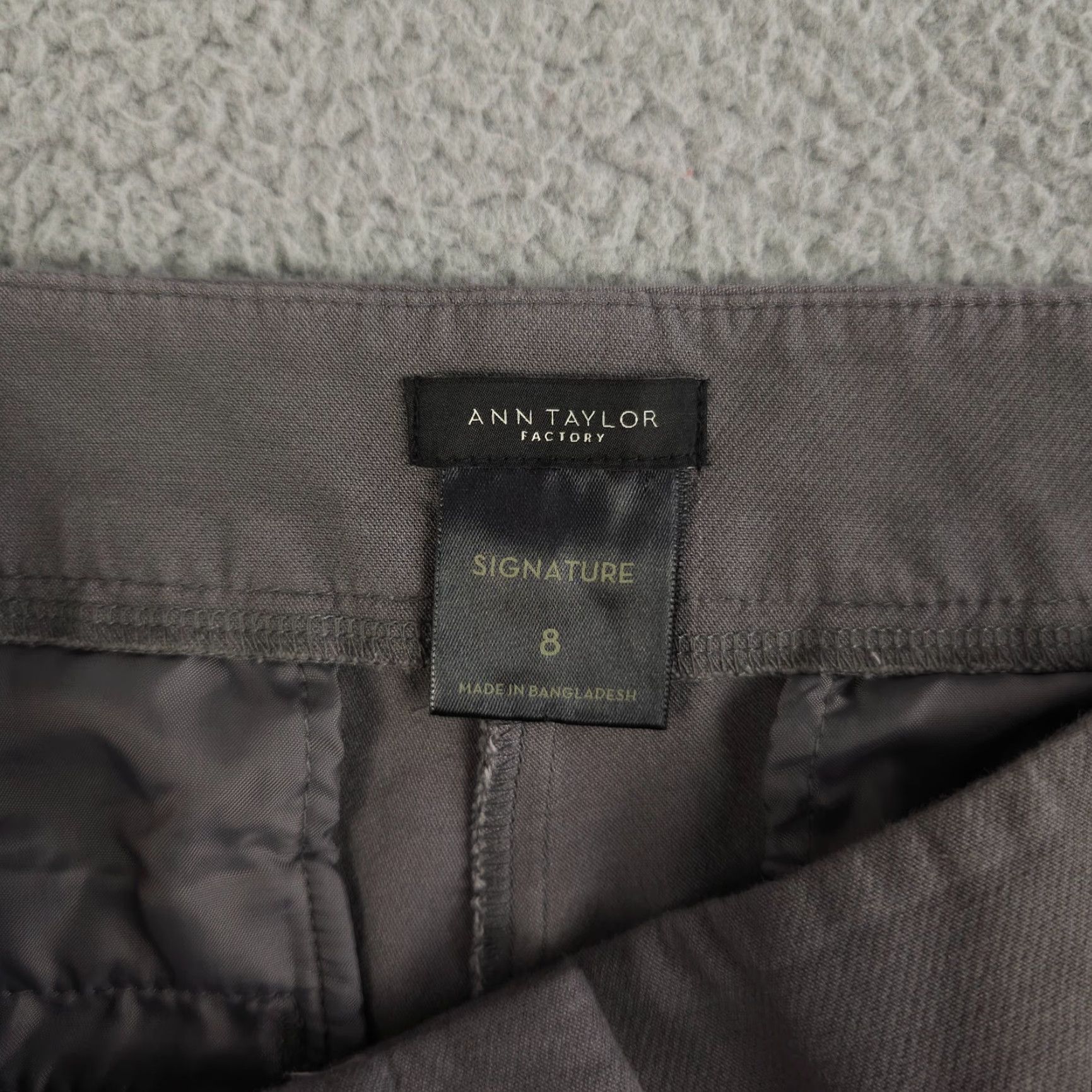Ann Taylor Ann Taylor Pants Womens 8 Gray Signature Flat Front Straight Leg Ankle Casual Gray Pants Womens 8 Ankle Straight Leg Flat Front Signature Casual Size 30" / US 8 / IT 44 - 3 Thumbnail