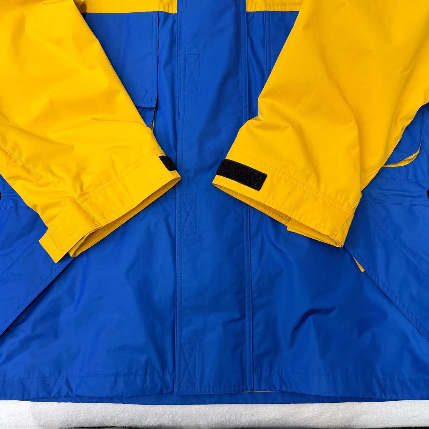 Burberry Burberry Blue & Yellow Color Block Windproof Jacket Q10 Size US M / EU 48-50 / 2 - 2 Thumbnail