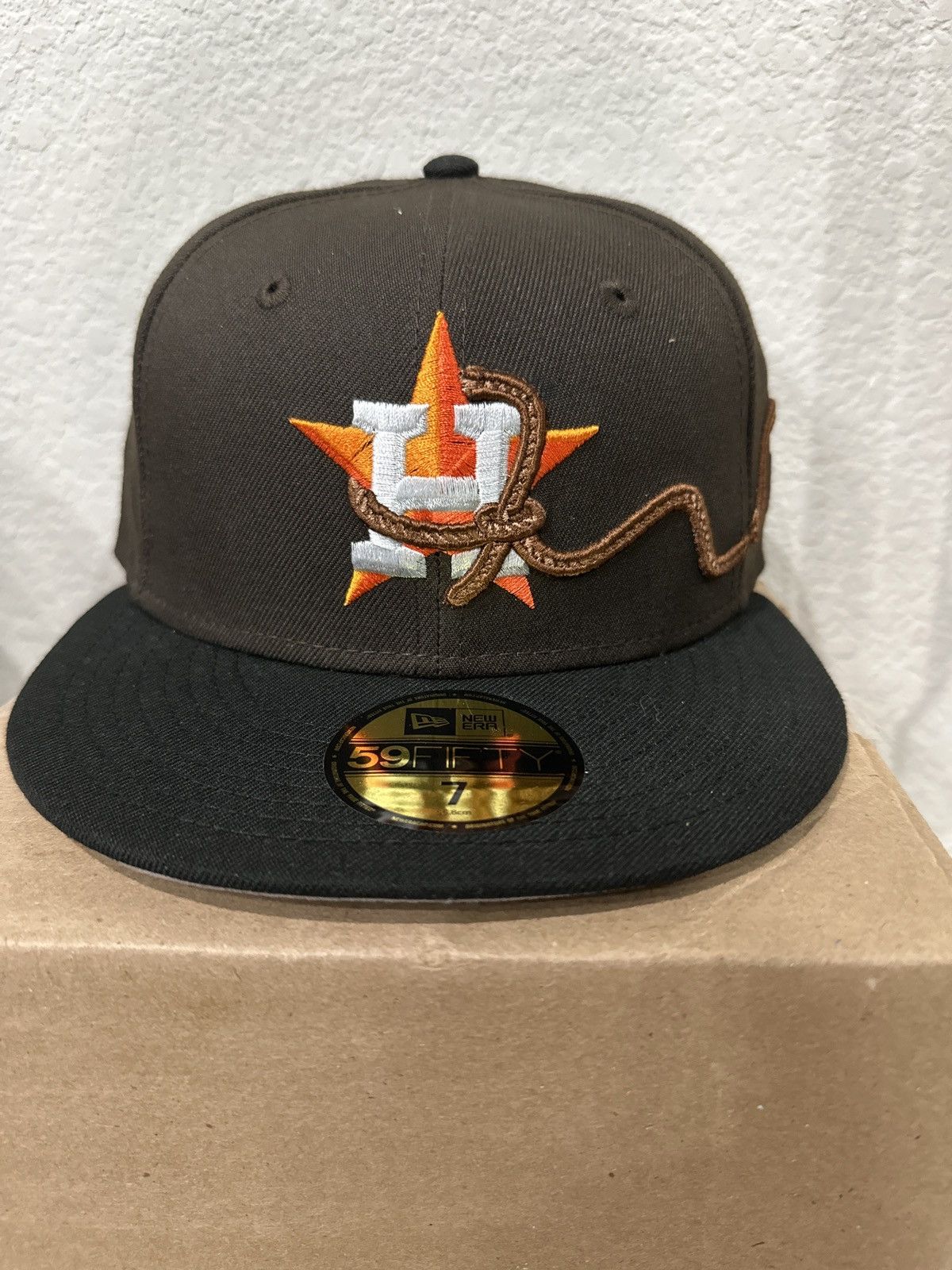 New Era HOUSTON ASTROS X HAT CLUB AMUSEMENT PARK ROPE RODEO BROWN Size ONE SIZE - 1 Thumbnail