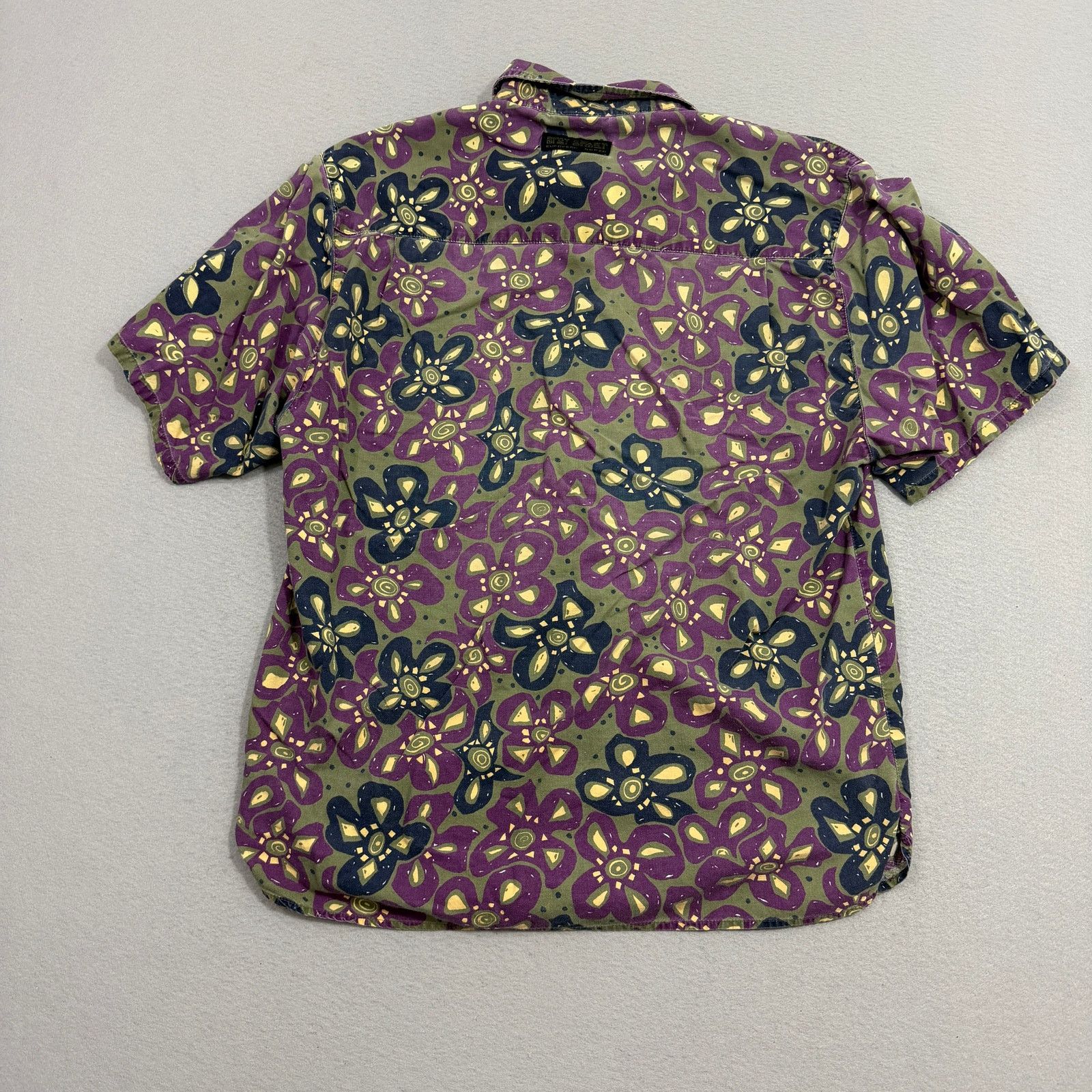 Vintage Vintage Spot Sport Geometric Short Sleeve Button Shirt M Size US M / EU 48-50 / 2 - 8 Thumbnail