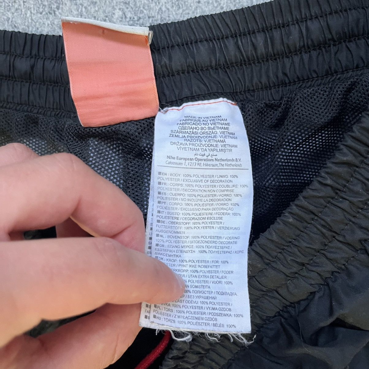 Nike VINTAGE NIKE TRACK PANTS NYLON DRILL Size US 34 / EU 50 - 8 Thumbnail