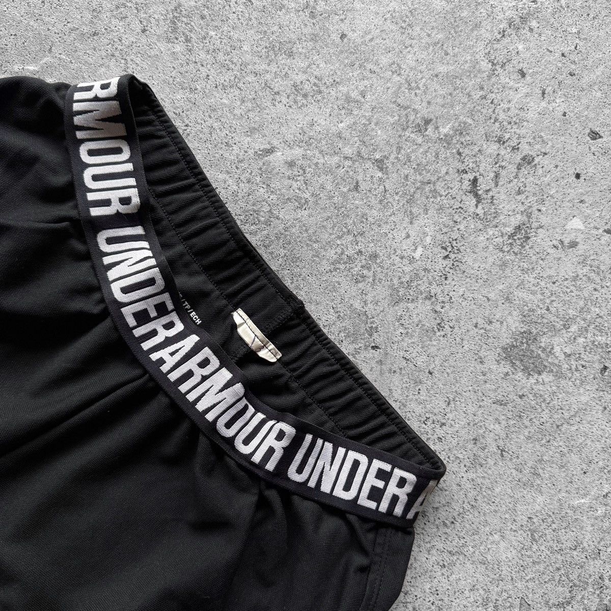 Under Armour Under Armour Womens Black Mini Shorts Pockets Comfort Size 26" / US 2 / IT 38 - 4 Thumbnail