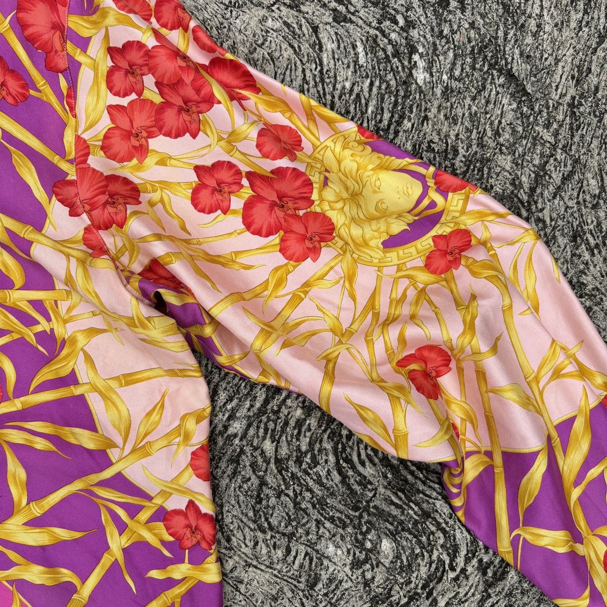 Versace Vintage Versace medusa silk button shirt Size US M / EU 48-50 / 2 - 4 Thumbnail