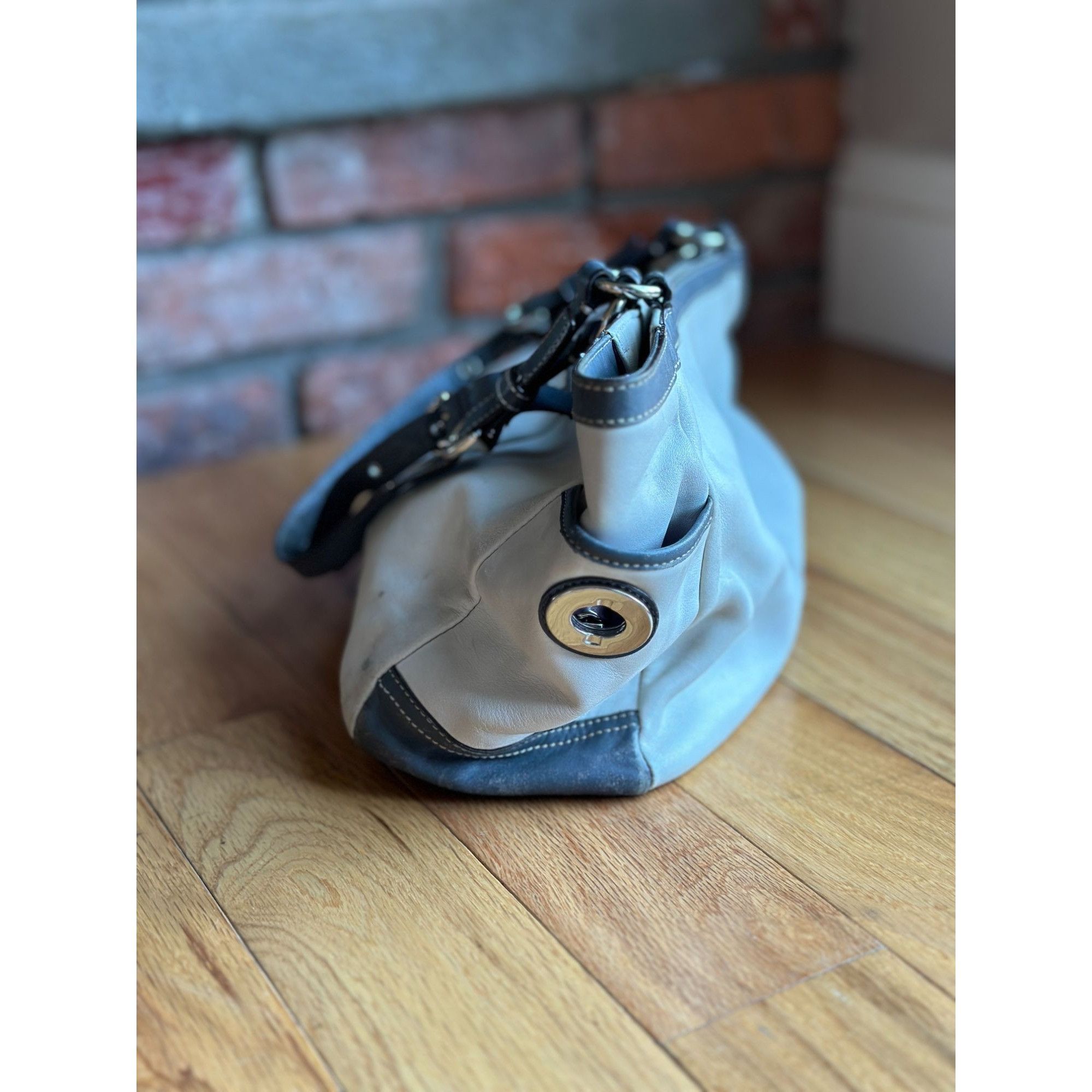 Coach COACH WHITE/ GREY LEATHER SOHO HOBO BAG HANDBAG, VINTAGE Size ONE SIZE - 4 Thumbnail