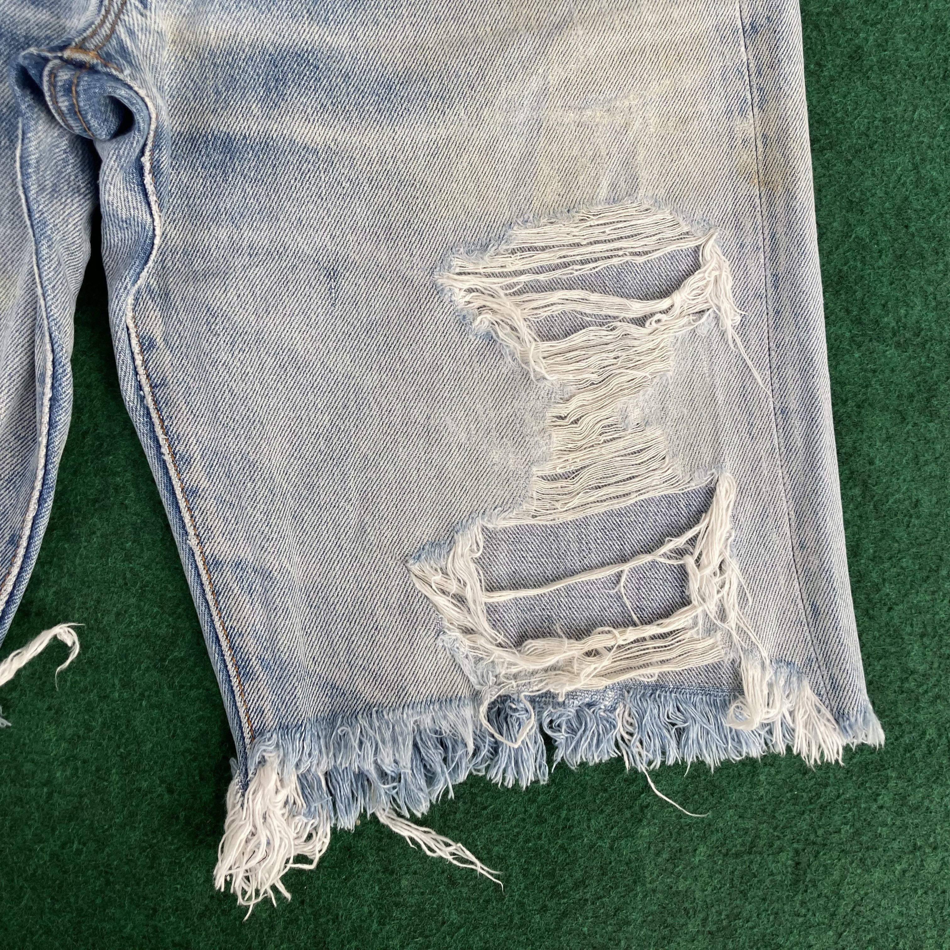 Levi's × Vintage Vintage Levis 501 Short Jorts Distressed Ripped Stains Jeans Size US 29 - 8 Thumbnail