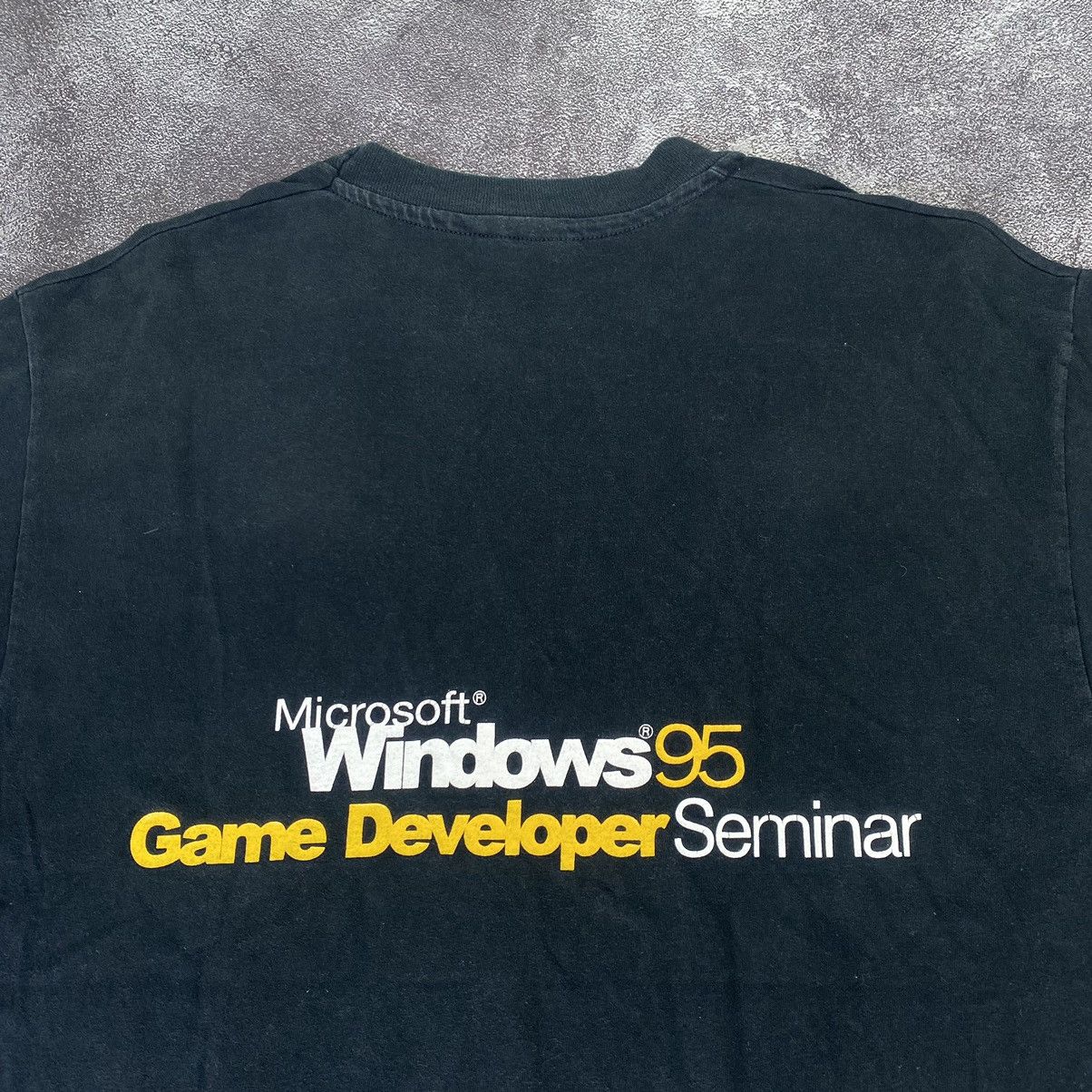 The Game VINTAGE MICROSOFT WINDOWS 95 GAME DEVELOPER TEE Size US L / EU 52-54 / 3 - 5 Thumbnail