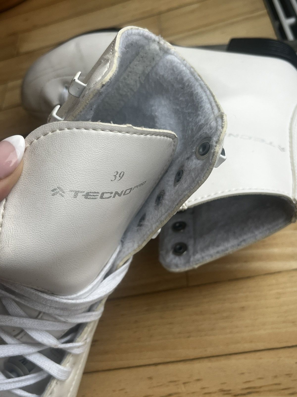 Other White women’s ice skates Size US 9 / IT 39 - 6 Thumbnail