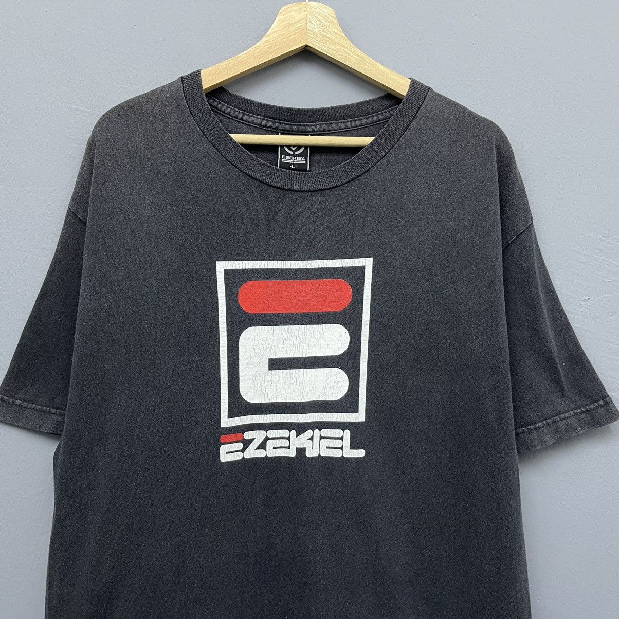 Ezekiel Vintage 90s Ezekiel Skateboards T-Shirt Size US L / EU 52-54 / 3 - 3 Thumbnail