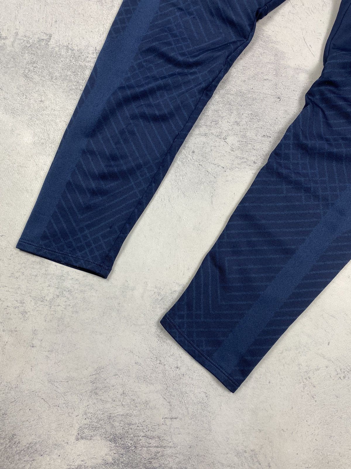 Chelsea Soccer Nike Chelsea Training Sweatpants Joggers Soccer Jersey Size US 30 / EU 46 - 9 Thumbnail