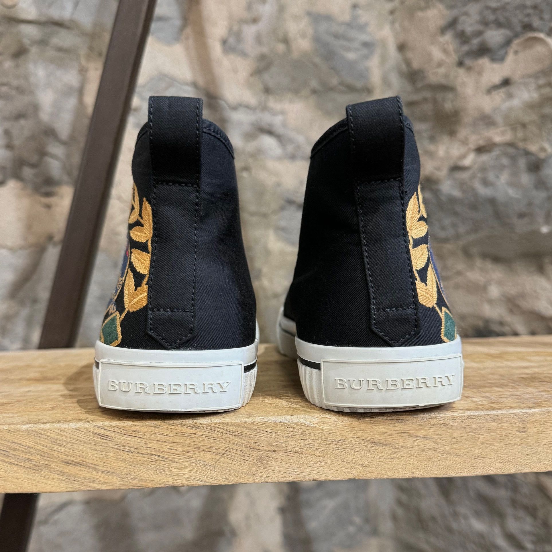 Burberry Burberry Black Canvas Knight Embroidered Kingly Big Sneakers Size US 6 / IT 36 - 5 Thumbnail
