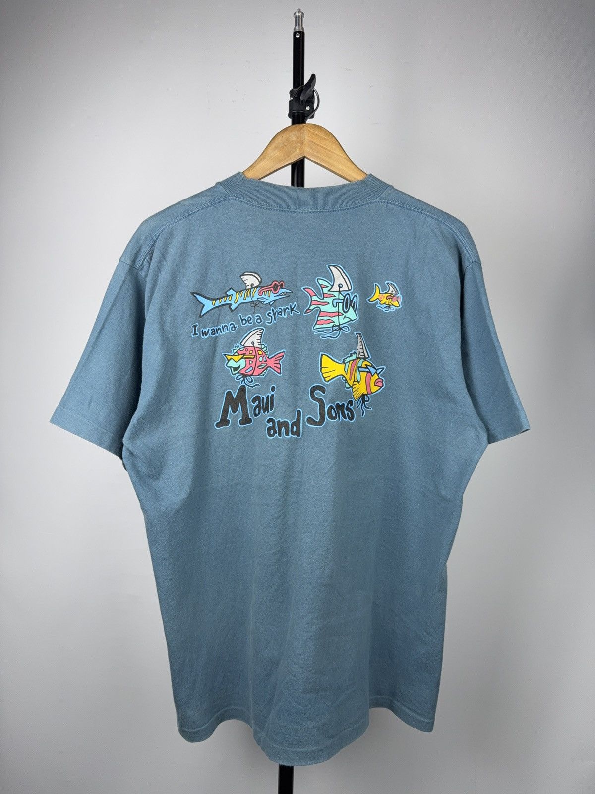 Maui and Sons 90s Retro Maui and Sons Surf Graphic T-Shirt Italy Print L Size US L / EU 52-54 / 3 - 1 Thumbnail