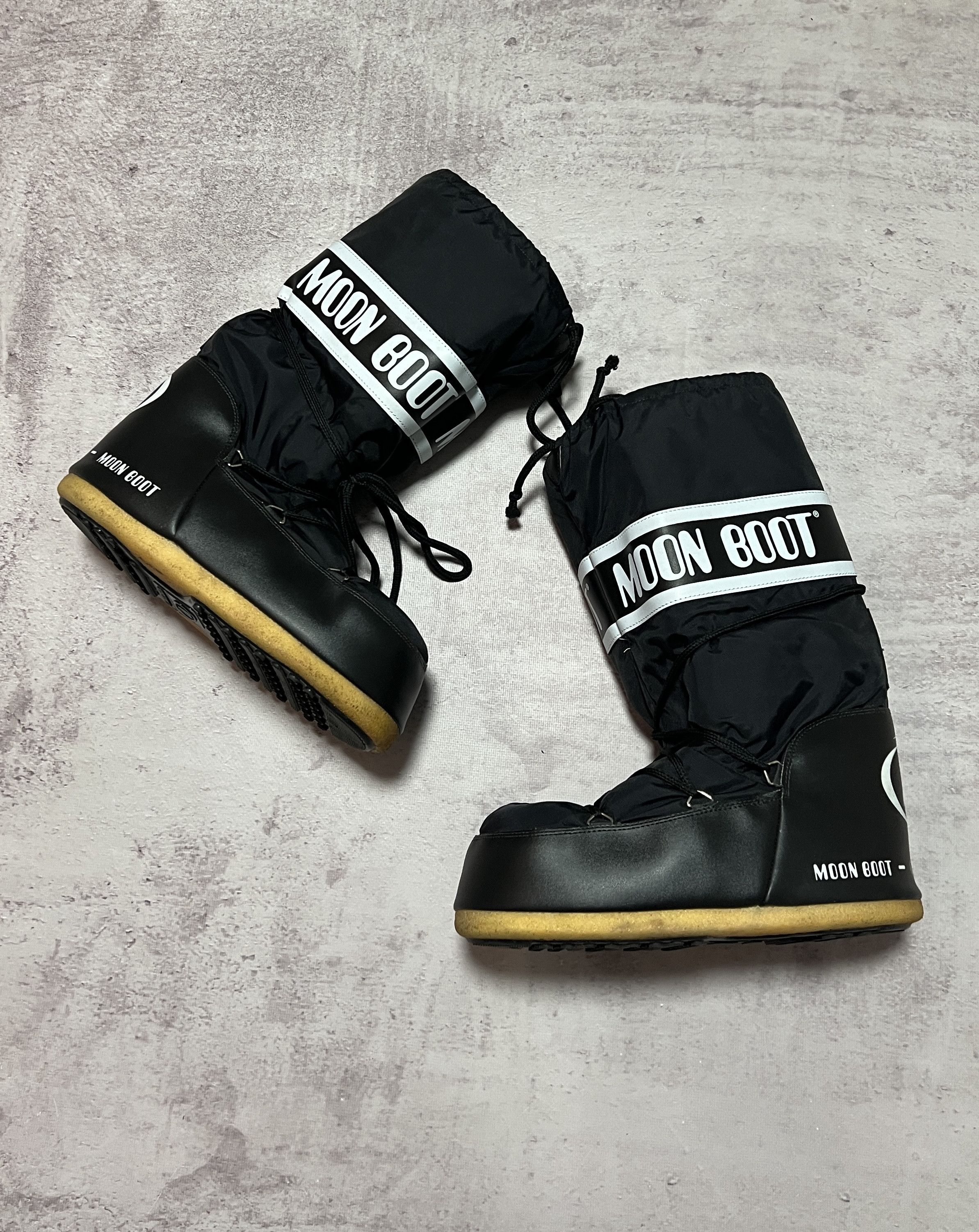 image of Moon Boot Vintage 70S-80S 45-47 Size Boots in Black, Men's