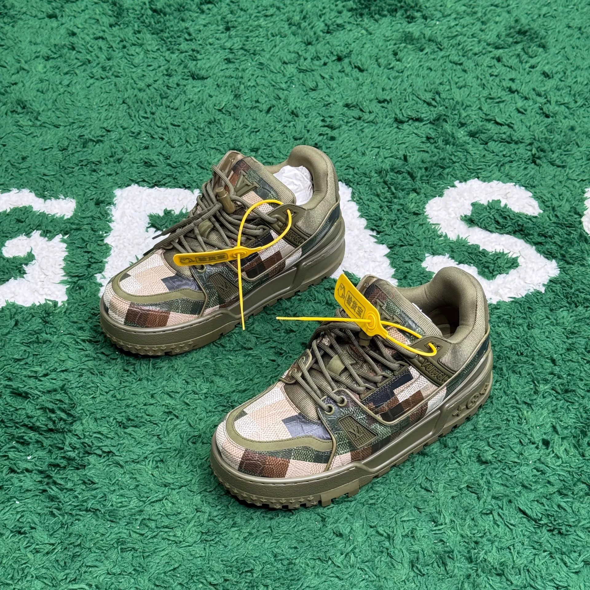 Louis Vuitton Louis Vuitton Training Camo Green Lowtop Sneakers 6 Men Size US 6 / EU 39 - 1 Thumbnail