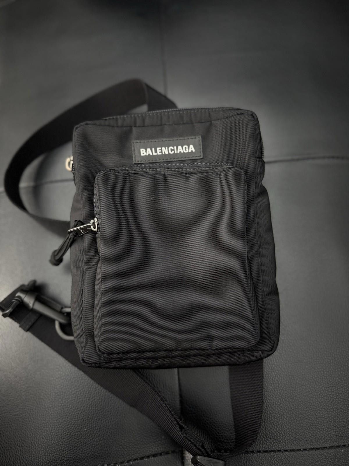 Balenciaga BALENCIAGA Explorer Shoulder Bag Black Unisex $1000 Retail Size ONE SIZE - 3 Thumbnail