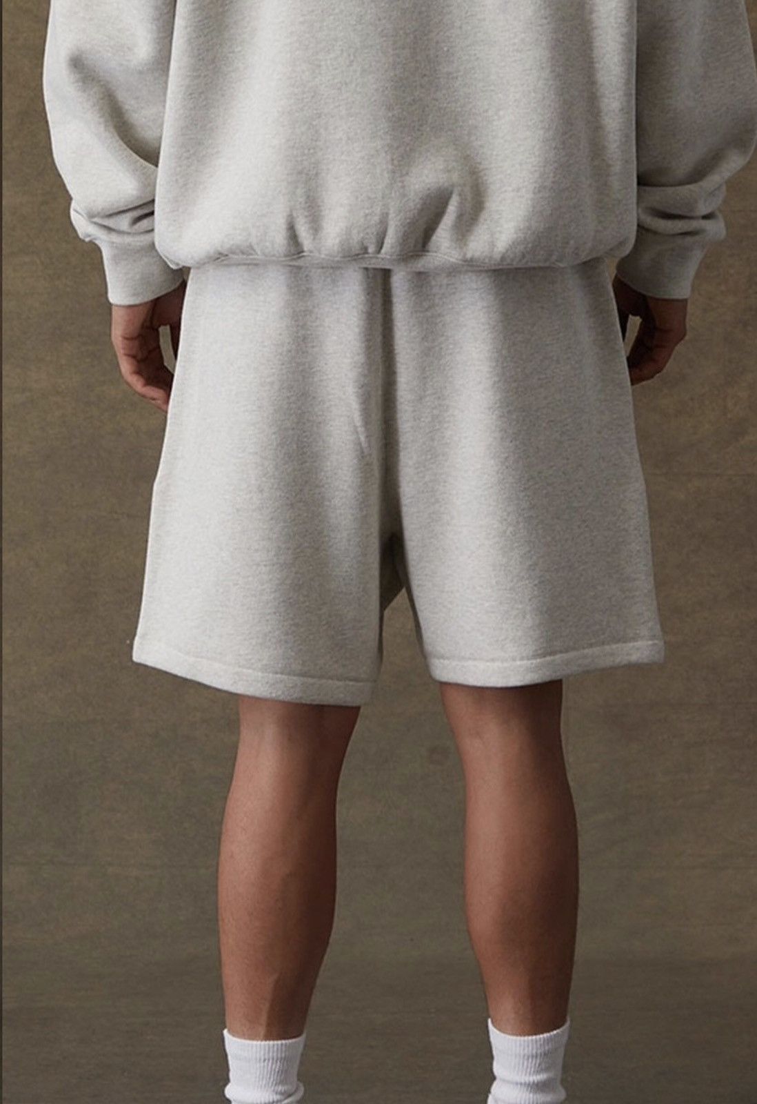 Essentials Fear of God Essentials Light Oatmeal Fleece Shorts Size M Size US 30 / EU 46 - 3 Thumbnail