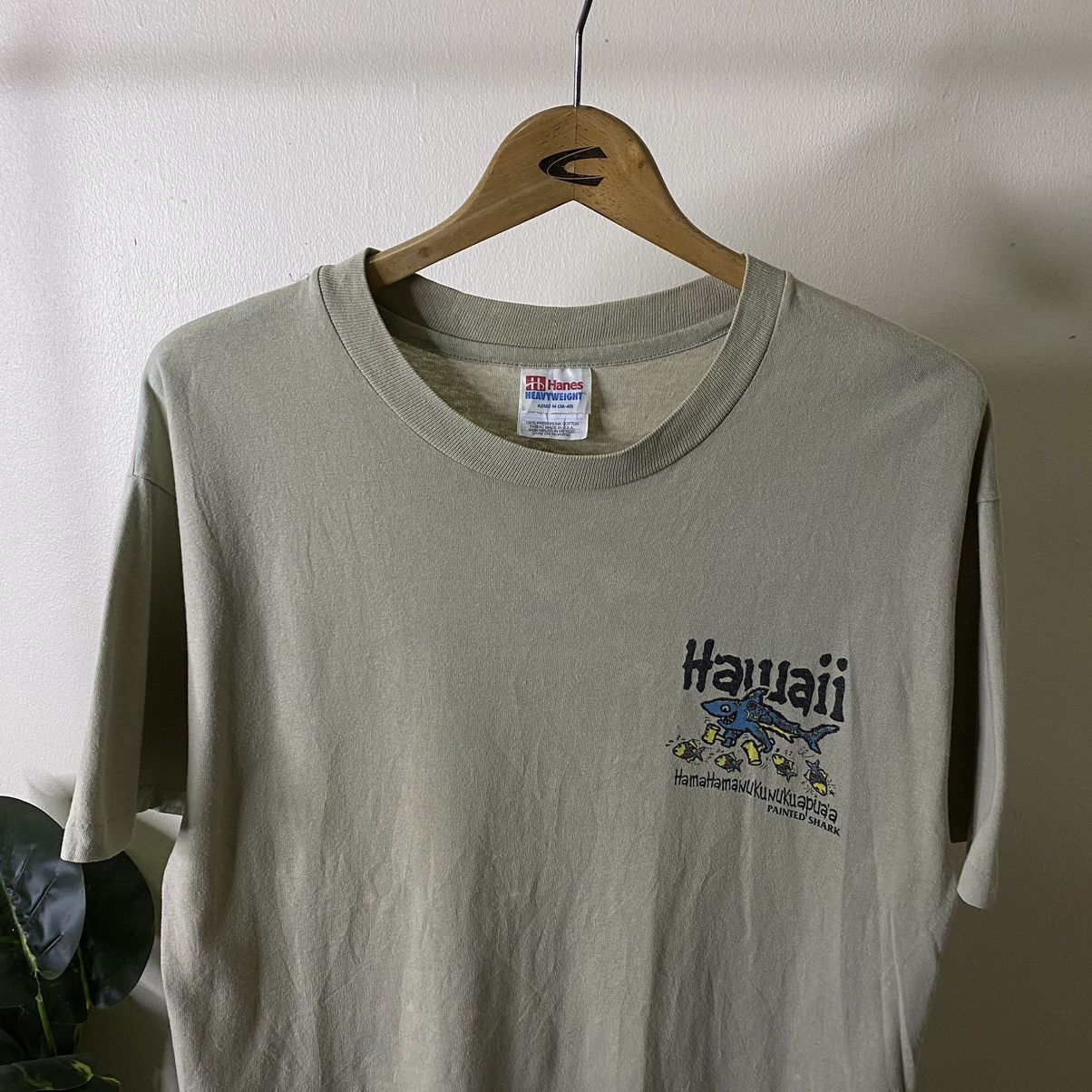 Vintage Vintage 1990s Hawaii Painted Shark Tee Size US M / EU 48-50 / 2 - 6 Thumbnail