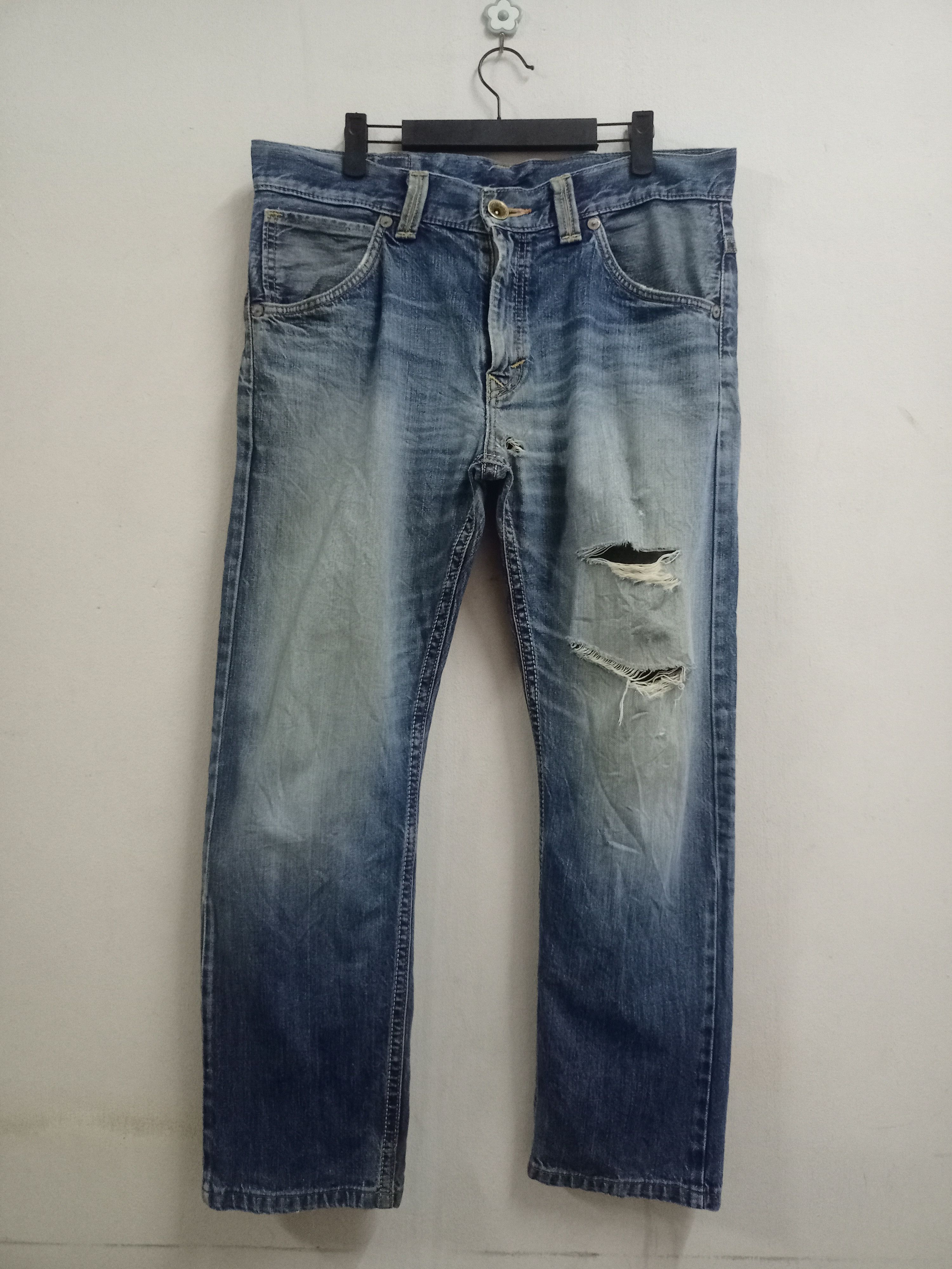 image of Distressed Denim x Edwin Exclusive Vintage Edwin Japan Faded Blue Ripped Loose Jeans (Size 36)