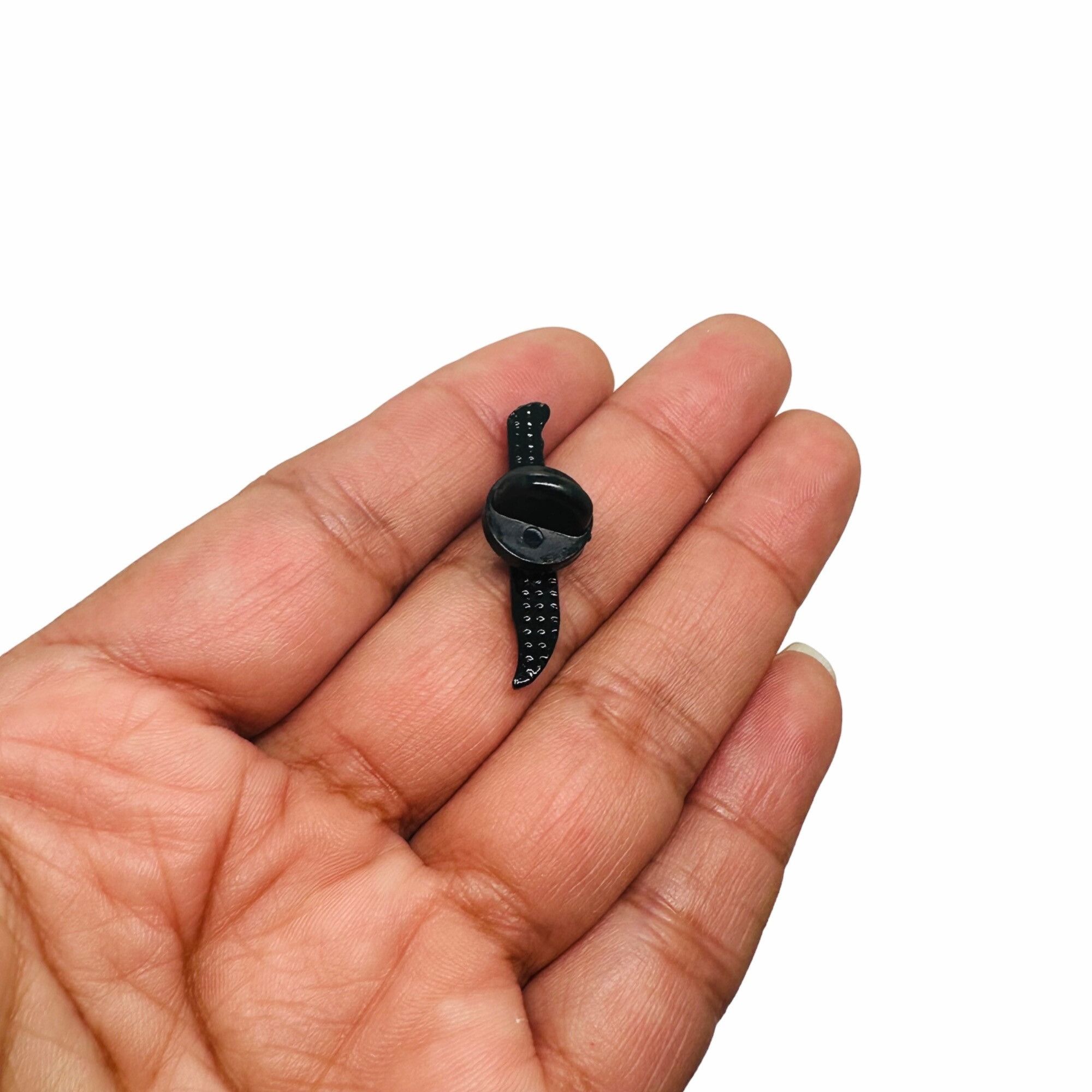 Other 🤩Punk Knife Design Brooch Pin Horror Halloween Style Comic Size ONE SIZE - 3 Thumbnail