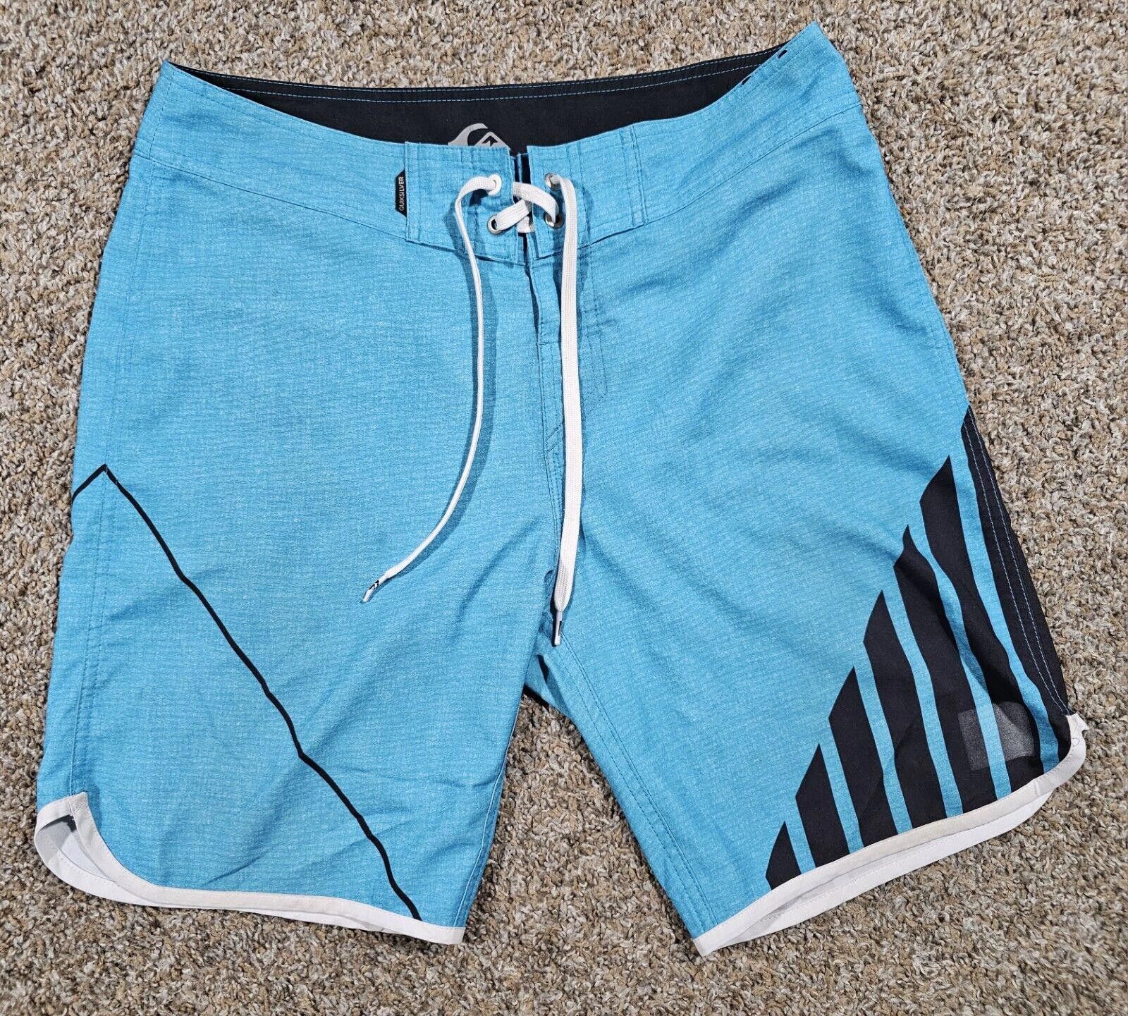 Designer Quiksilver blue board shorts Drawstring Approx 33W Size US 32 / EU 48 - 1 Thumbnail
