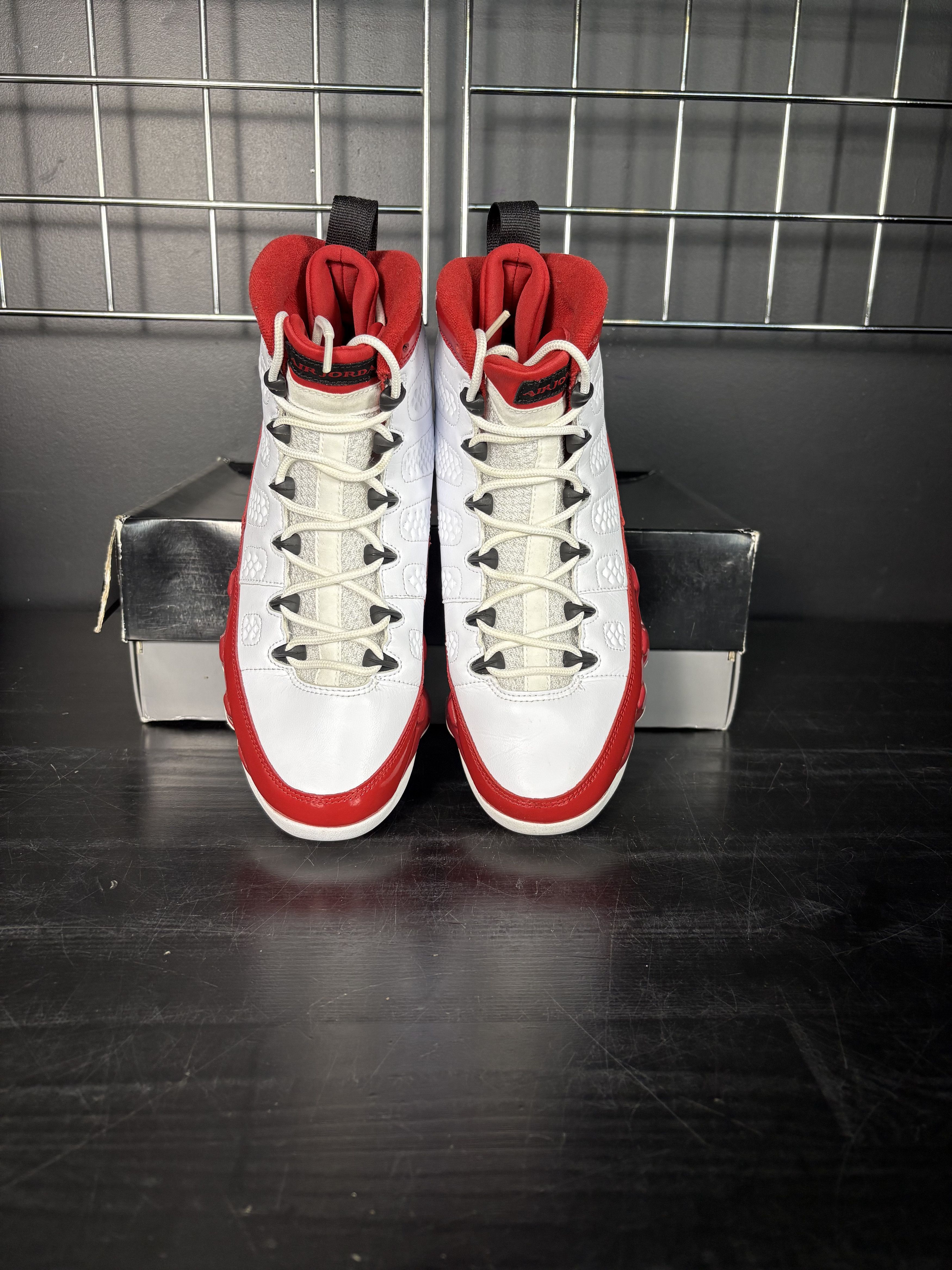 Jordan Brand Air Jordan 9 Retro "White Gym Red" **PRE-OWNED** - Size 8.5 Size US 8.5 / EU 41-42 - 3 Thumbnail