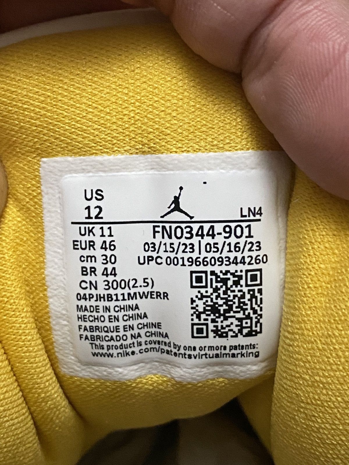 Jordan Brand Size 12 - Jordan 3 Retro J Balvin Medellín Sunset Men’s Size US 12 / EU 45 - 7 Thumbnail