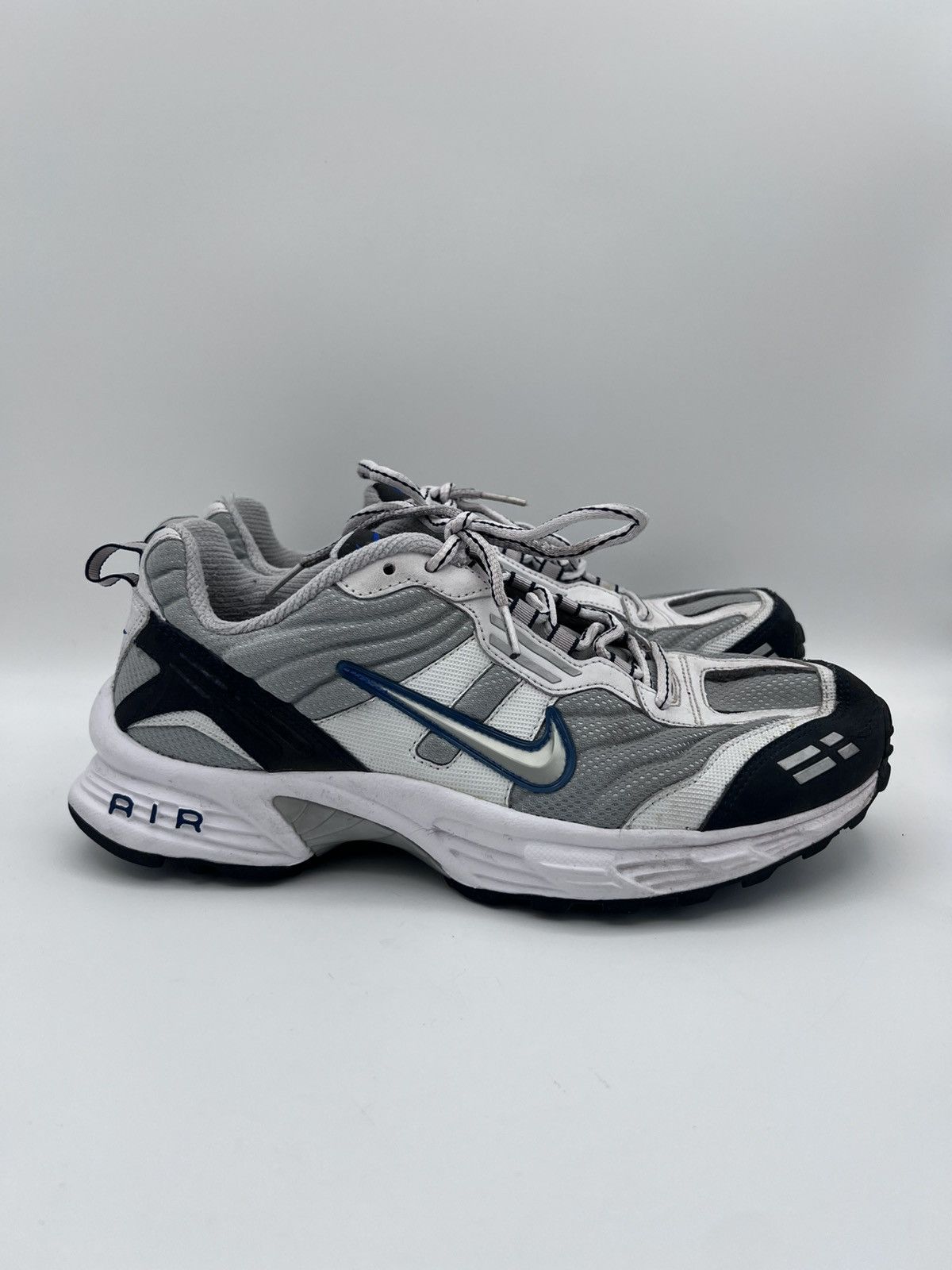Nike NICE 2007 Nike Air Copious Shoes Mens US10 White Gray Size US 10 / EU 43 - 1 Thumbnail