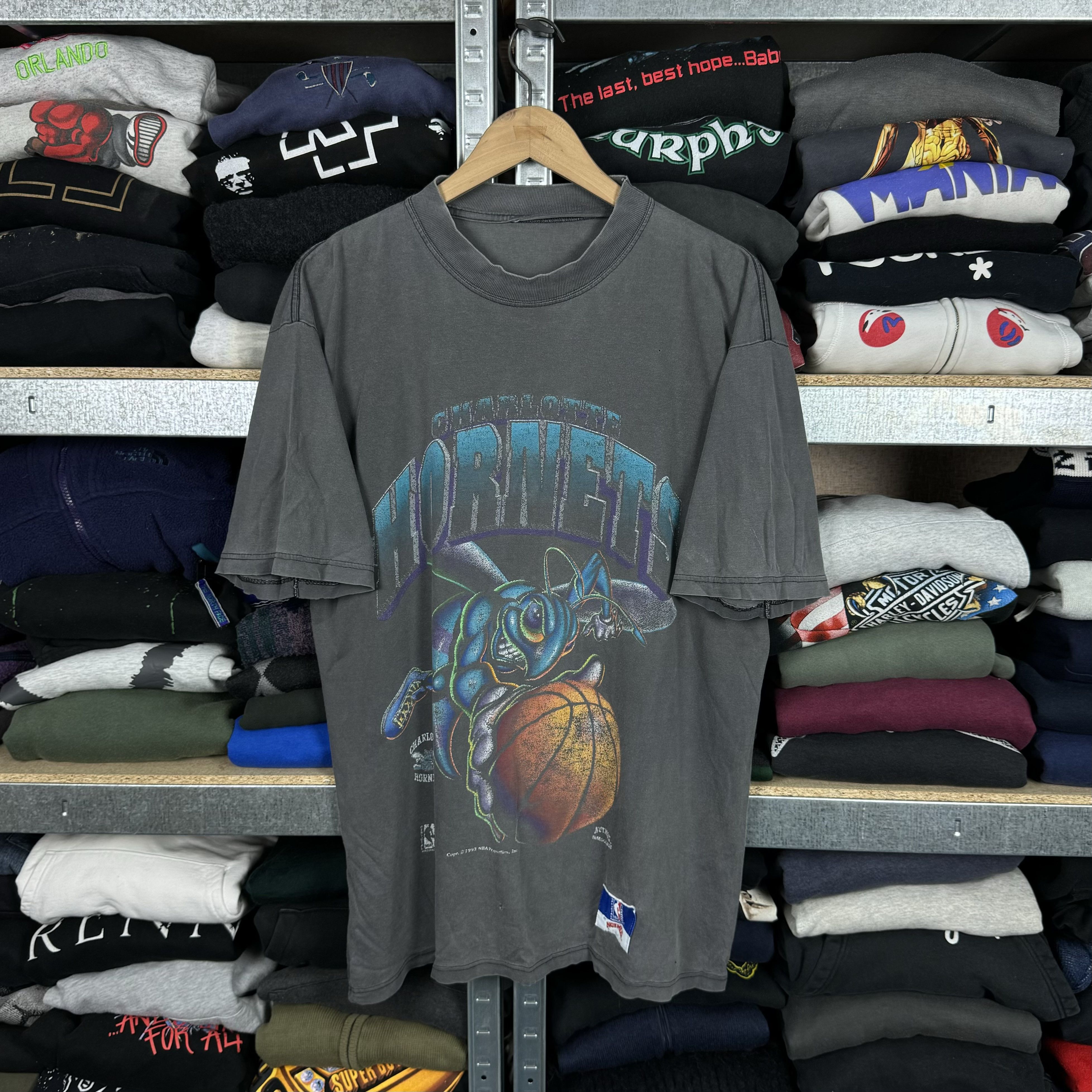 NBA VINTAGE 1993 CHARLOTTE HORNETS NUTMEG FADED T-SHIRT TEE Size US L / EU 52-54 / 3 - 1 Thumbnail