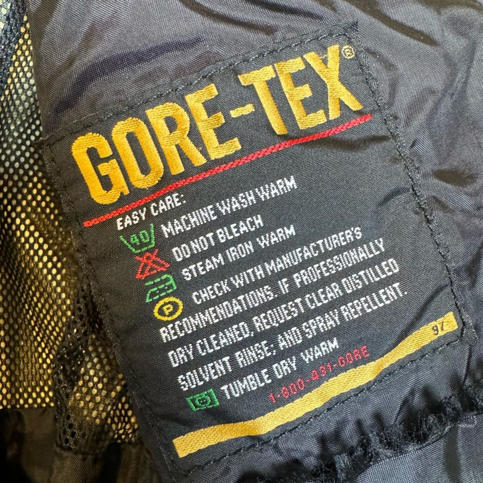 Mountain Hardwear Mountain Hardwear Vintage Gore-Tex Technical Jacket Size US XS / EU 42 / 0 - 5 Thumbnail