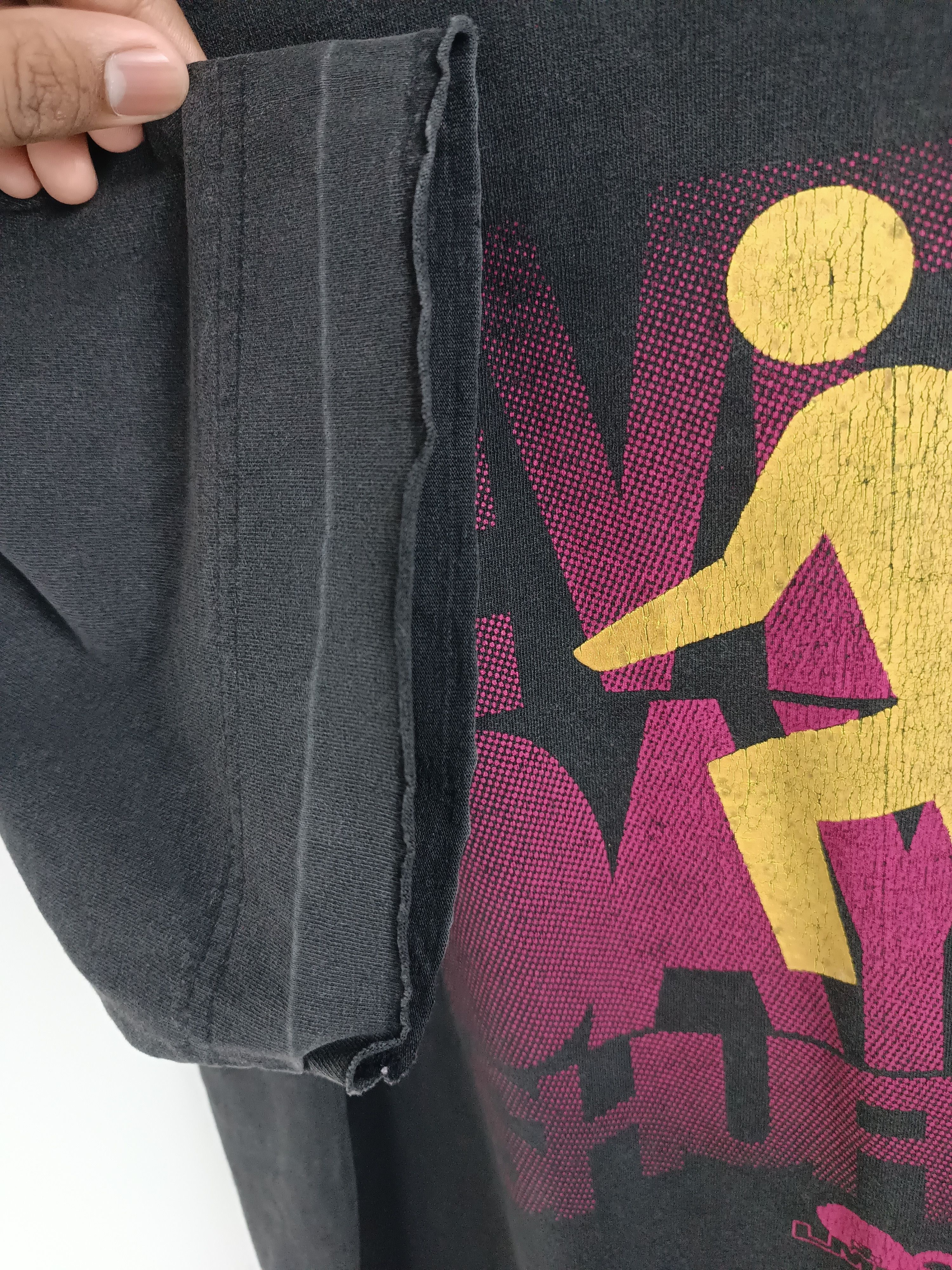 Band Tees THRASHED FADED VINTAGE Y2K LMFAO EVERYDAY IM SHUFFLIN GUETTA Size US L / EU 52-54 / 3 - 12 Thumbnail