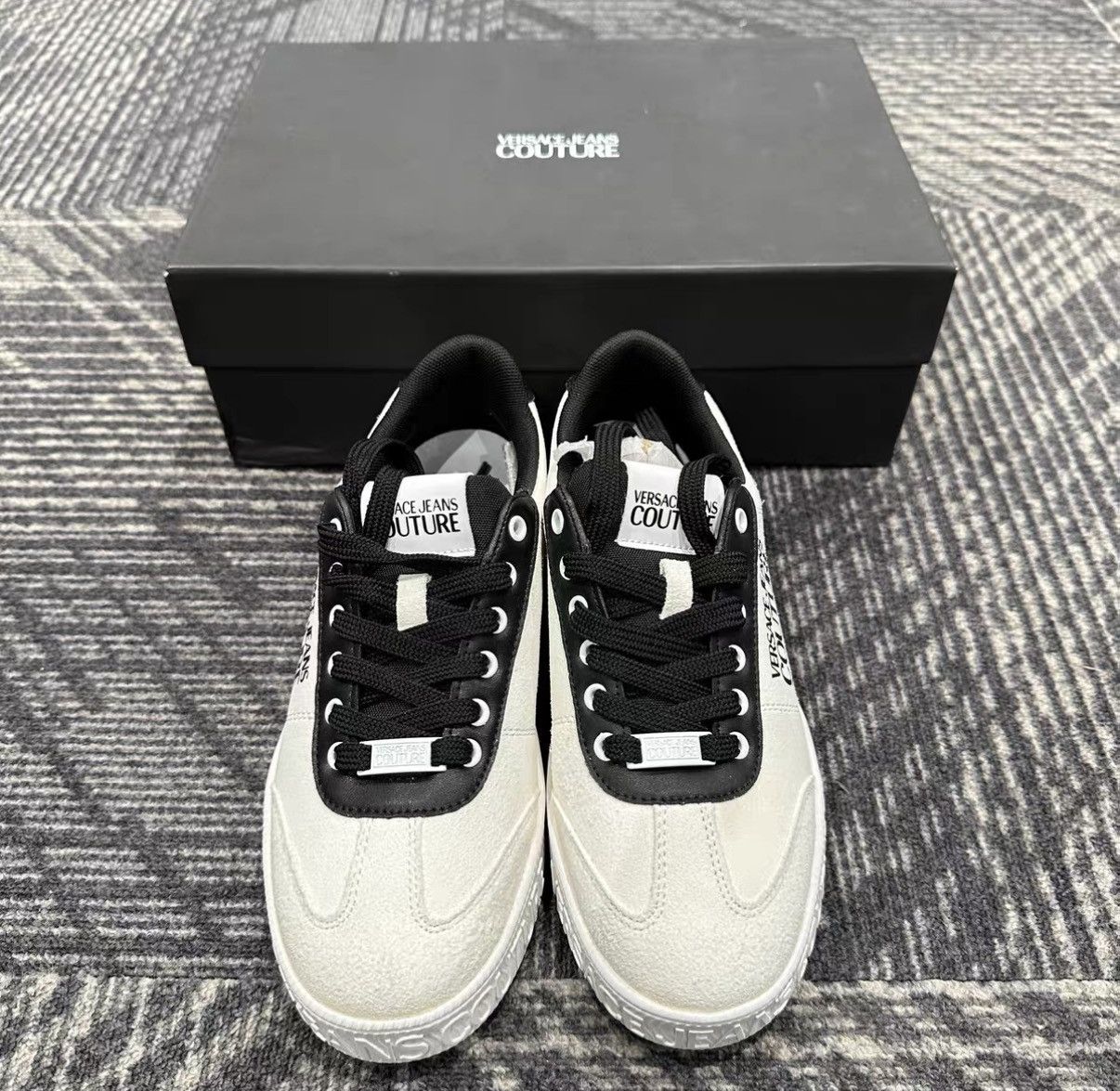 Versace Versace Jeans Court 88 Calfskin Flat Sneakers J42 Size US 7 / EU 40 - 2 Thumbnail