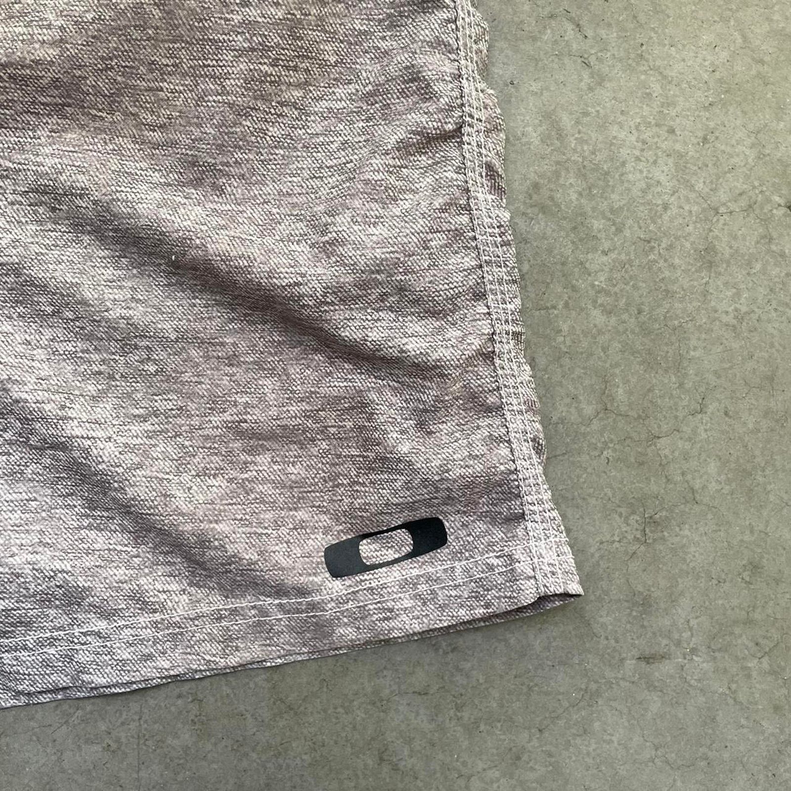 Oakley Oakley Grey Swim Shorts Size US 33 - 4 Thumbnail