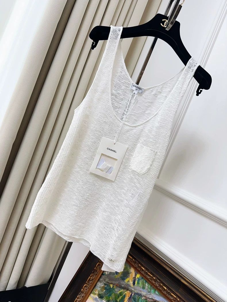 Chanel Chanel 25M cocobeach beach series white knitted vest Size XS / US 0-2 / IT 36-38 - 1 Thumbnail