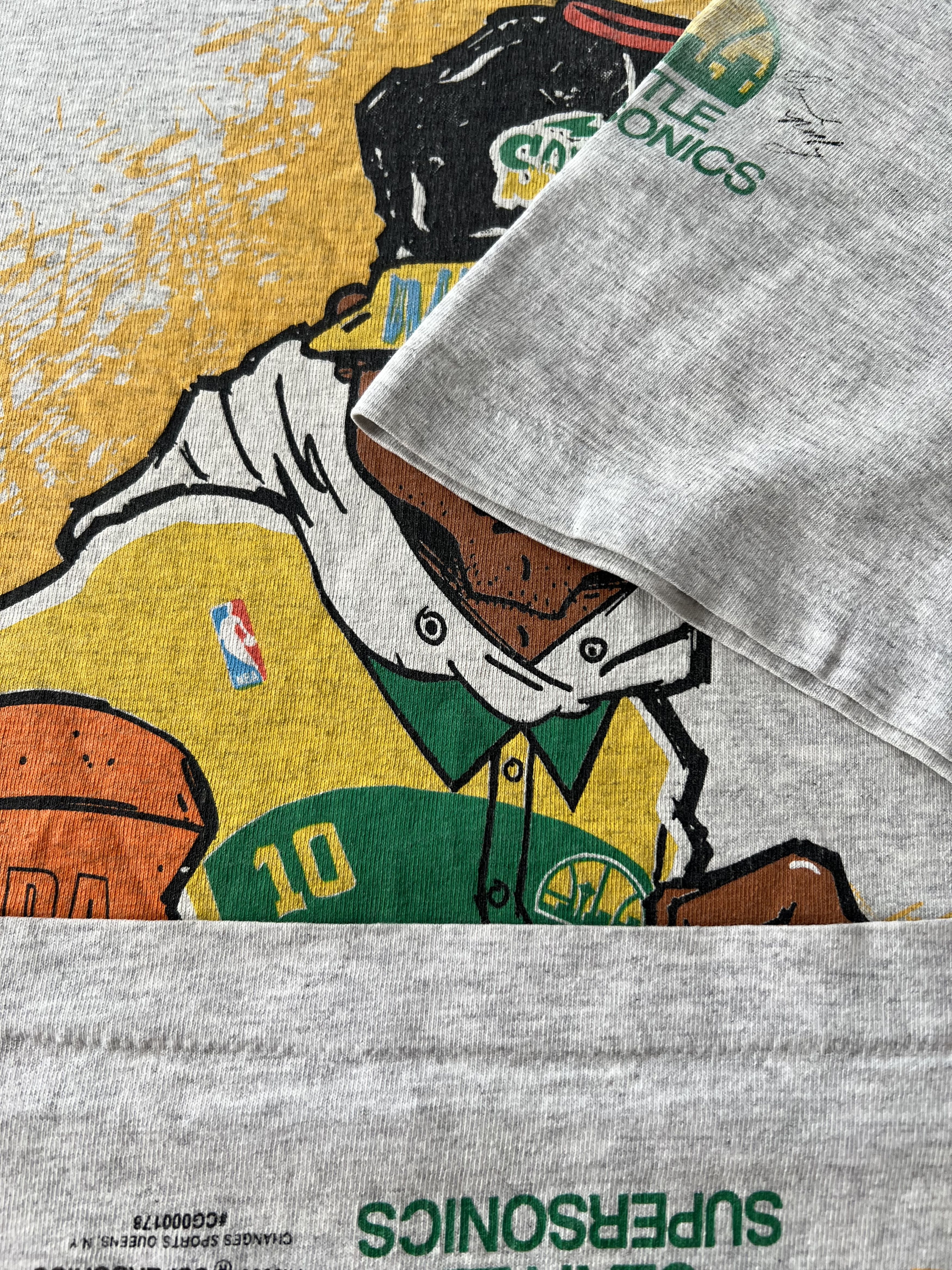 NBA Vintage 90s Seattle Supersonics NBA Gray T-shirt Size US M / EU 48-50 / 2 - 8 Thumbnail