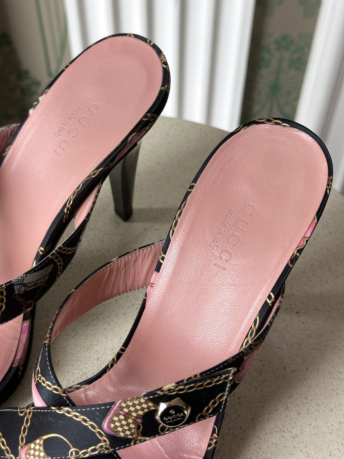 Gucci GUCCI Satin Chain Cross Strap Black Pink Sandals 36,5/6,5 Size US 6.5 / IT 36.5 - 9 Thumbnail