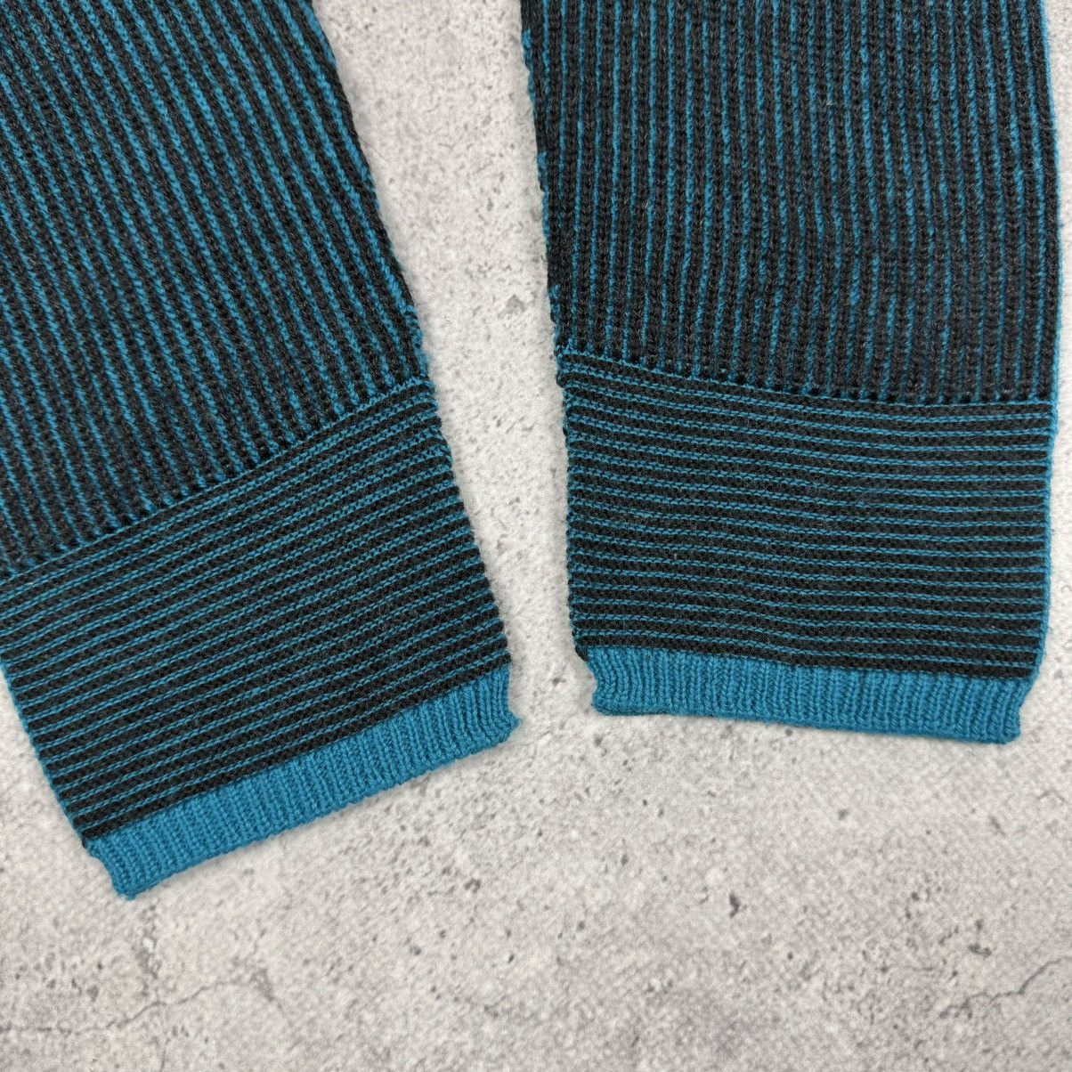 Diesel Diesel Ribbed Tight Knit Sweater Blue & Black Y2K Archive Size US L / EU 52-54 / 3 - 8 Thumbnail