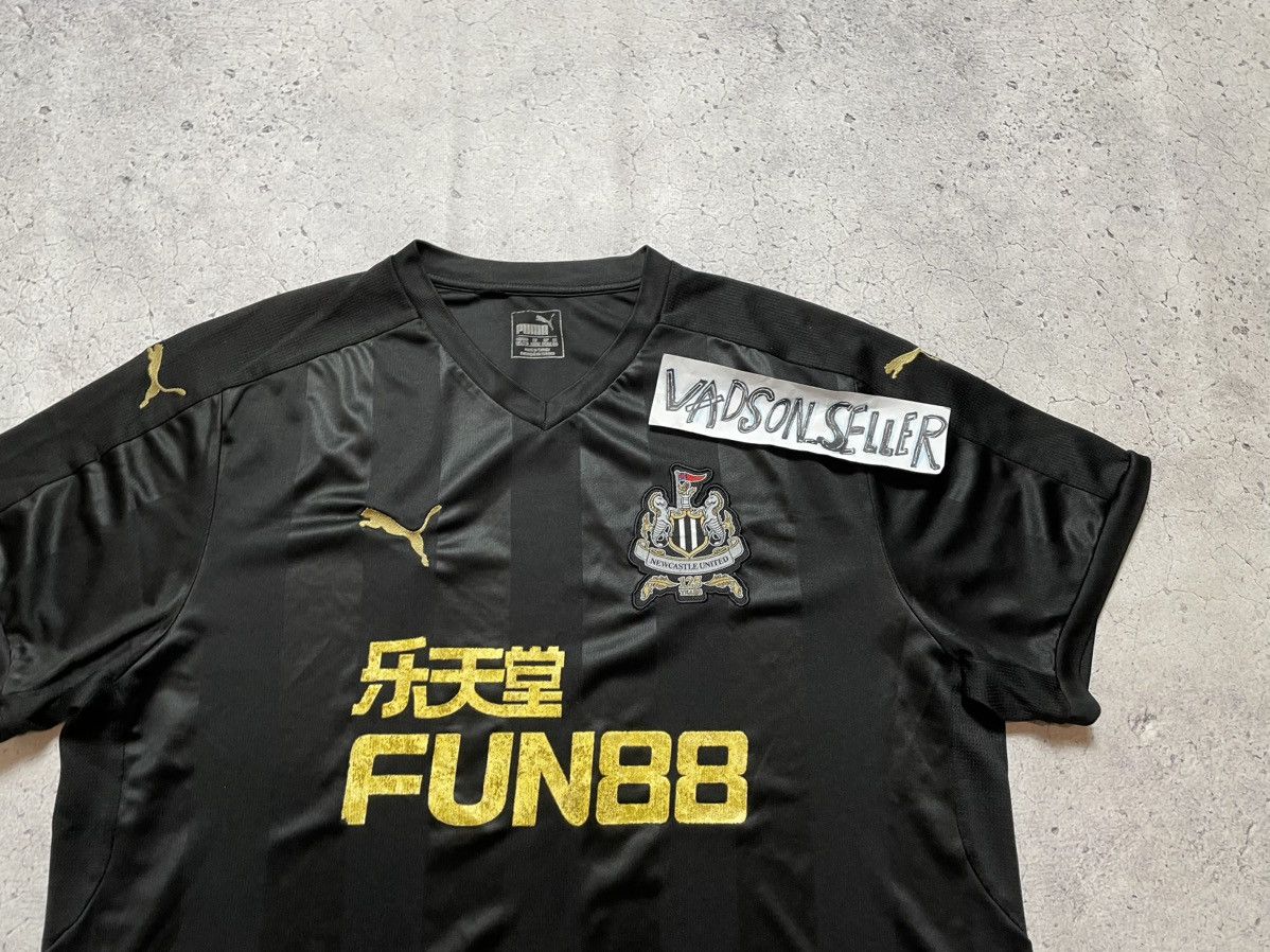 Puma Vintage Puma FC Newcastle Blokecore Y2K Soccer Jersey Size US XXL / EU 58 / 5 - 6 Thumbnail