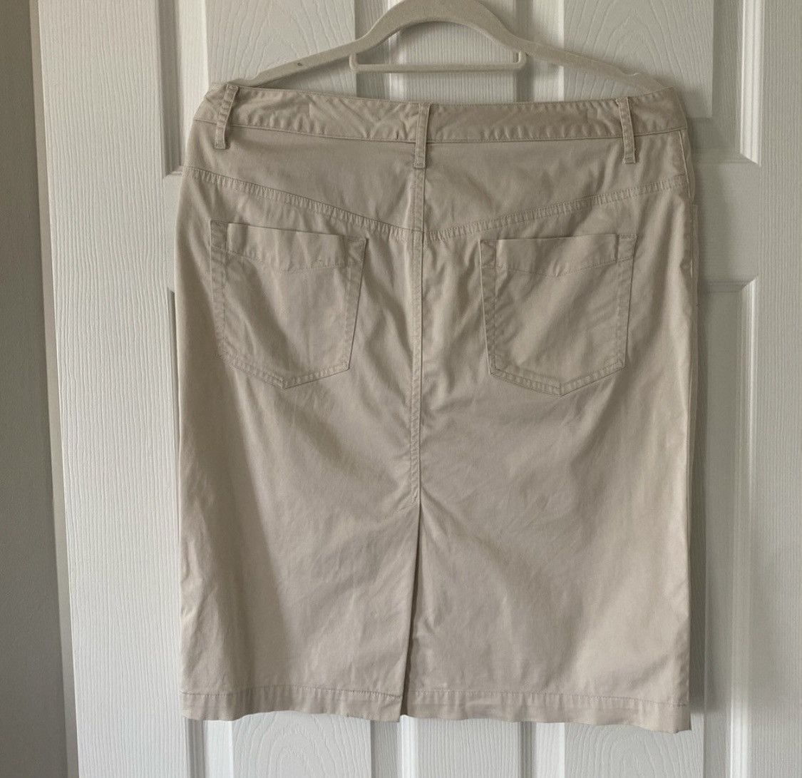 Norma Kamali NORMA KAMALI KHAKI BACK SLIT SKIRT SIZE 10 Size 32" / US 10 / IT 46 - 5 Thumbnail