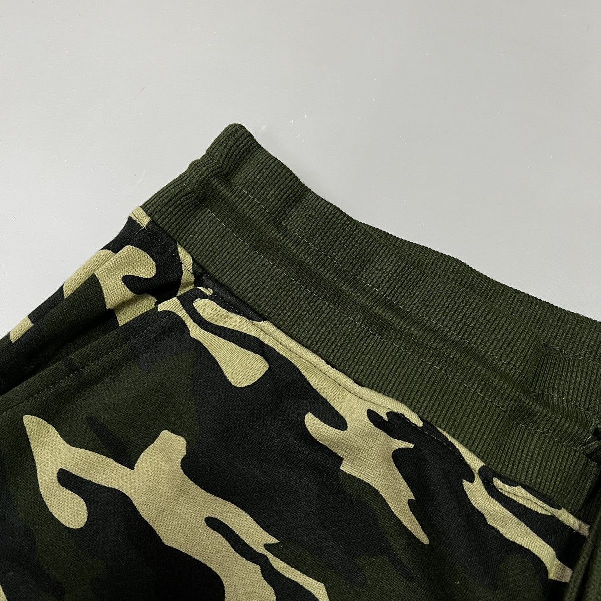 True Religion True Religion Fleece Shorts Camo NEW 🆕 Size US 34 / EU 50 - 8 Thumbnail