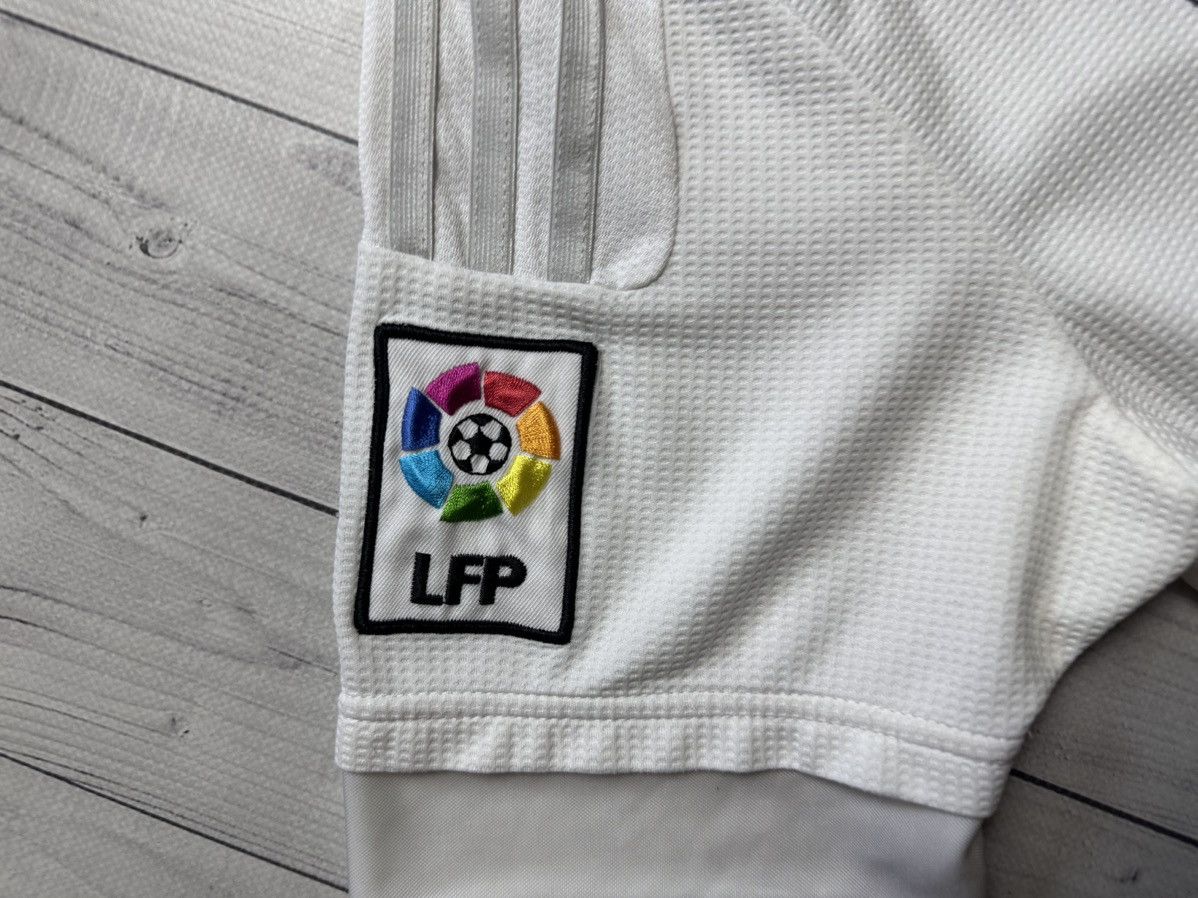Adidas × Vintage Vintage Real Madrid soccer jersey size M adidas Size US M / EU 48-50 / 2 - 7 Thumbnail