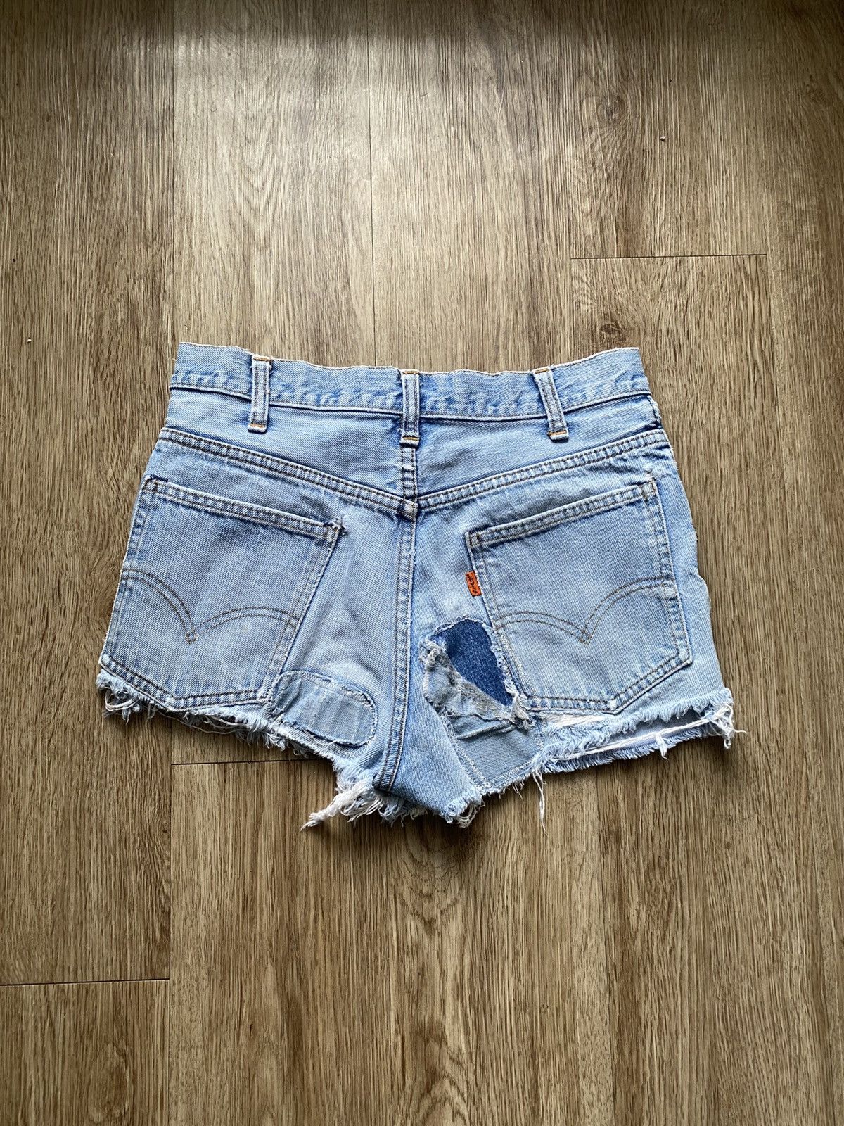 Levi's Vintage 80s Levis Orange Tab Repaired Mini Shorts Size 26" / US 2 / IT 38 - 2 Thumbnail